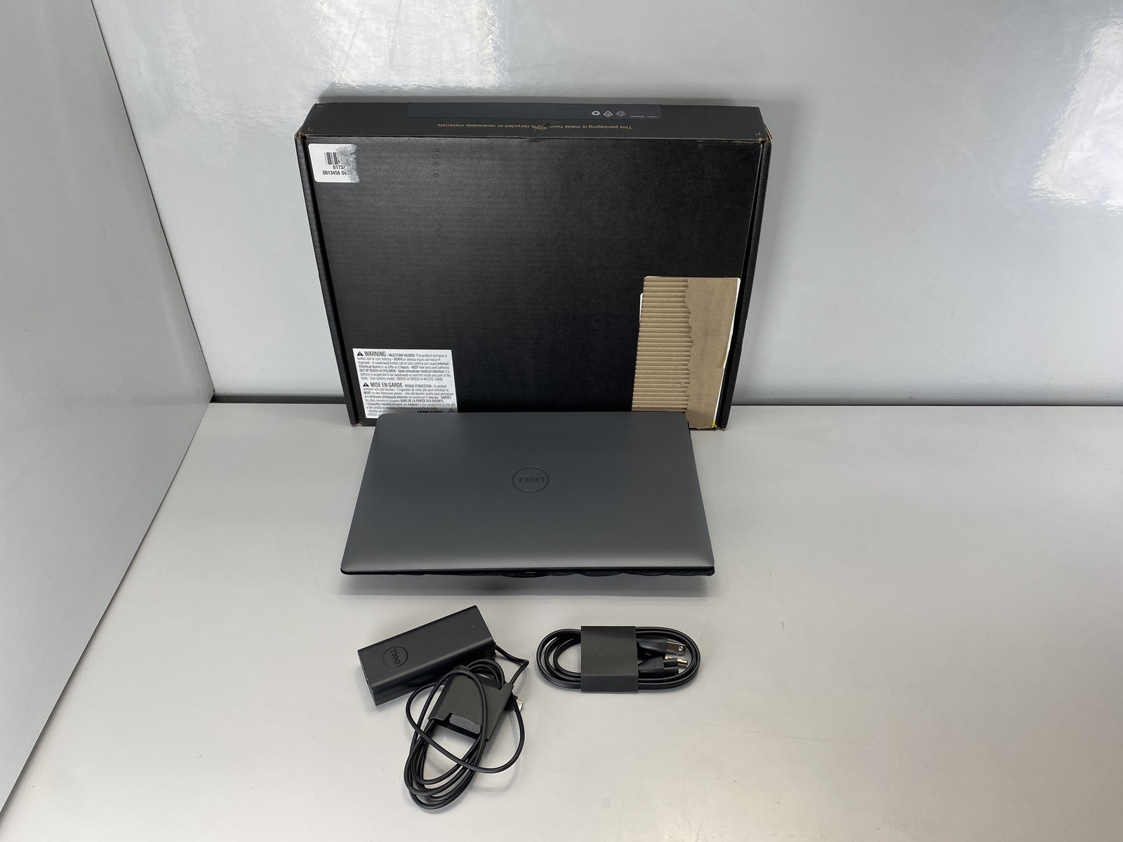 Dell Laptop Latitude 3550 15.6″ Intel Core i5-1335U 256GB – Dark Gray