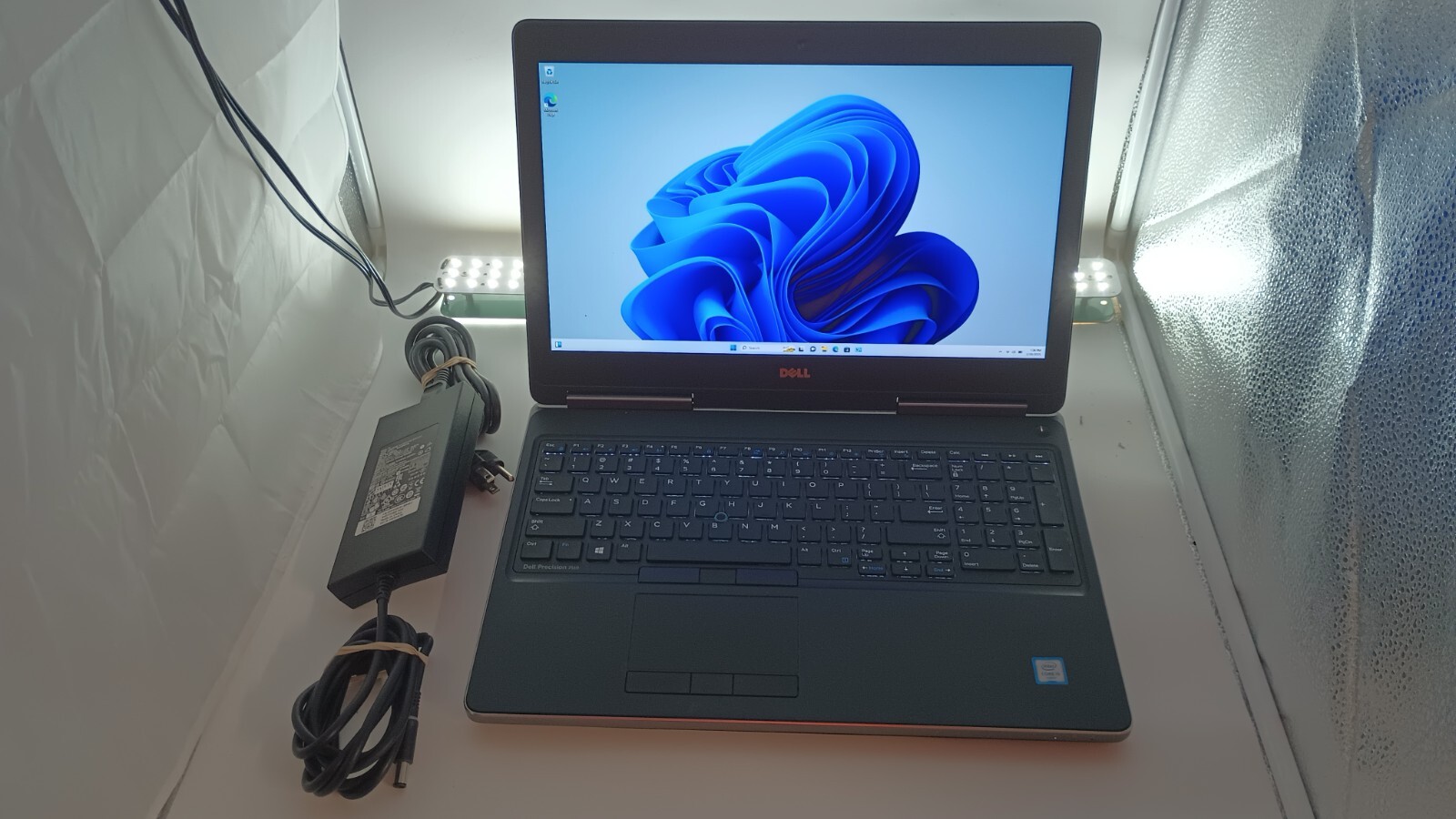 3011 Precision7510 Gamer. No charger. i5-6300HQ.16GB.256GB M.2.15.6″FHD.Hybrid