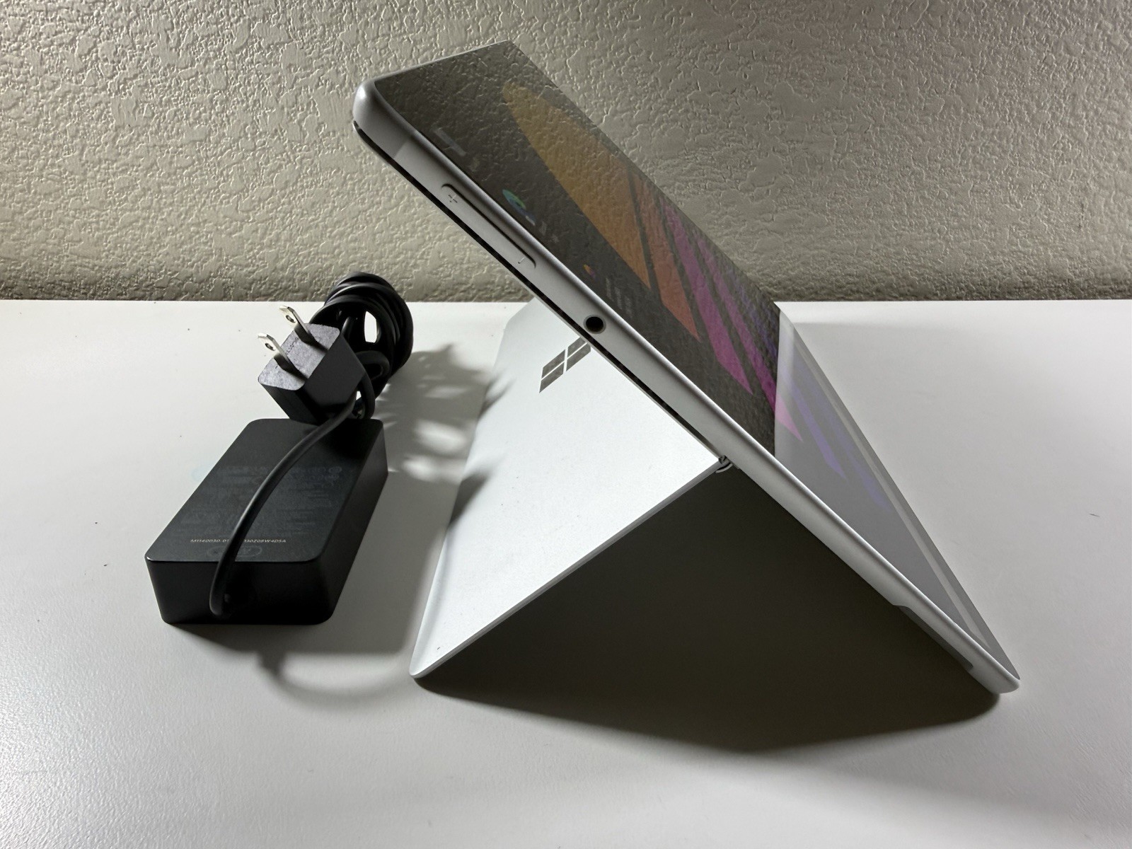 Microsoft Surface Pro 8 (1982) i5-1145G7 – 16GB RAM – 256GB 120Hz – Win 11 Pro