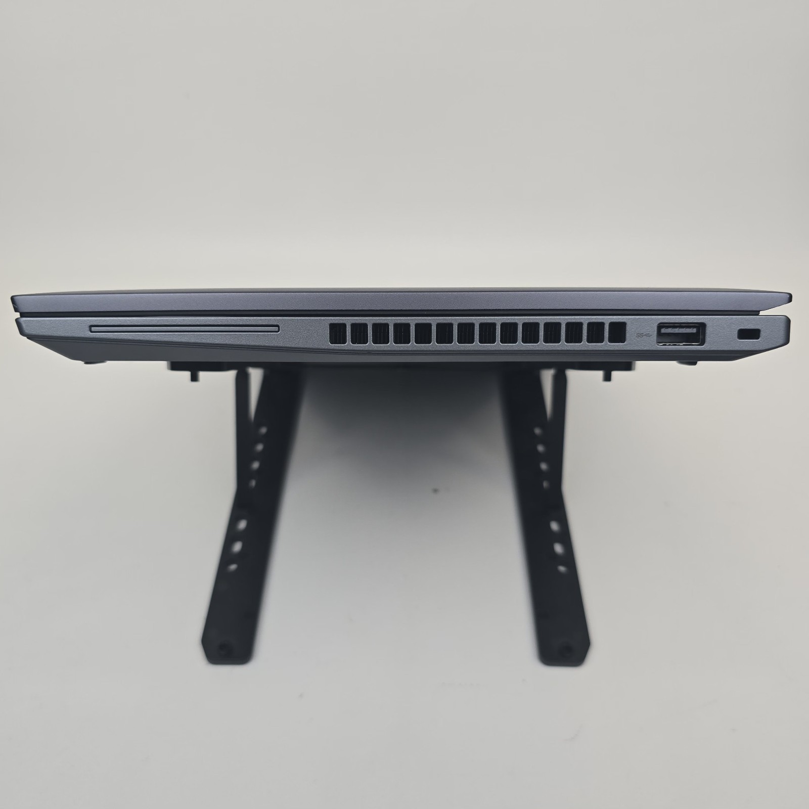 Lenovo ThinkPad P14s Gen 3 FHD+ Touch I7-1260P 16GB 512 NO OS W/AC