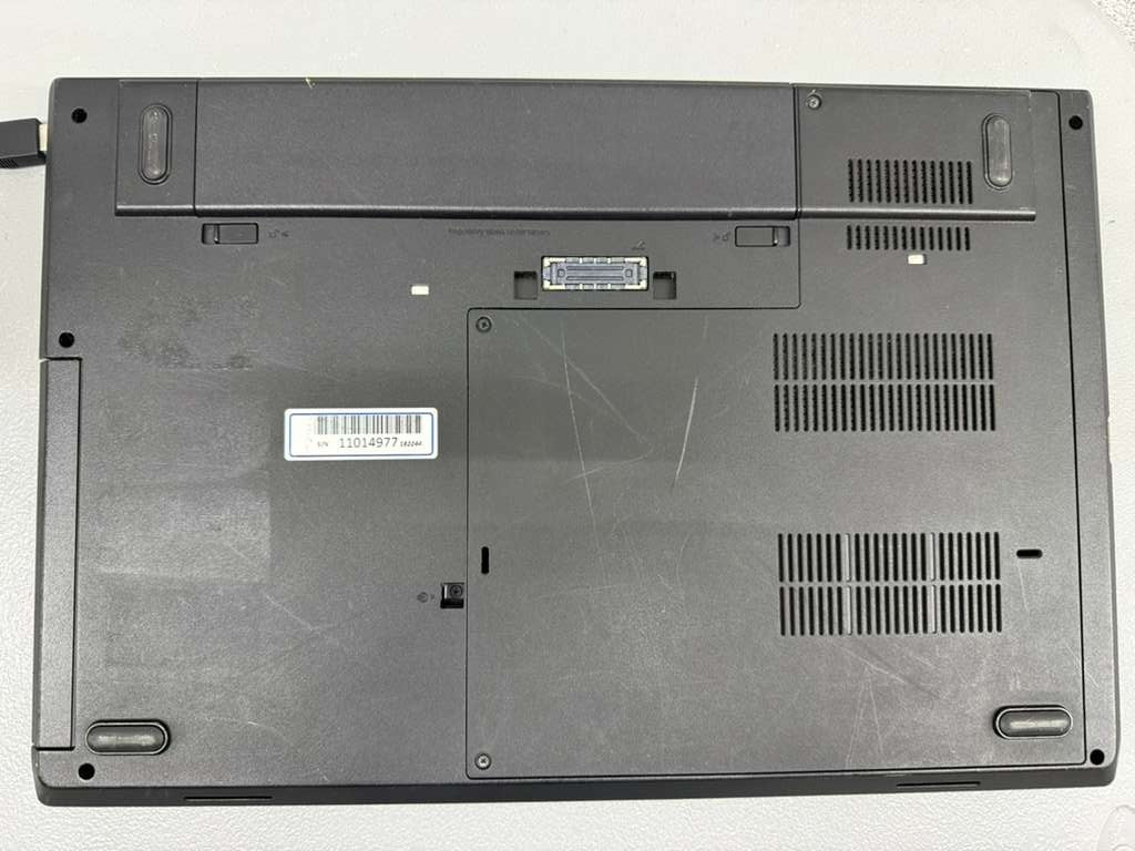 Lenovo ThinkPad L560 15.6″ Laptop i5-6200U 4GB RAM – Powers to BIOS – Used