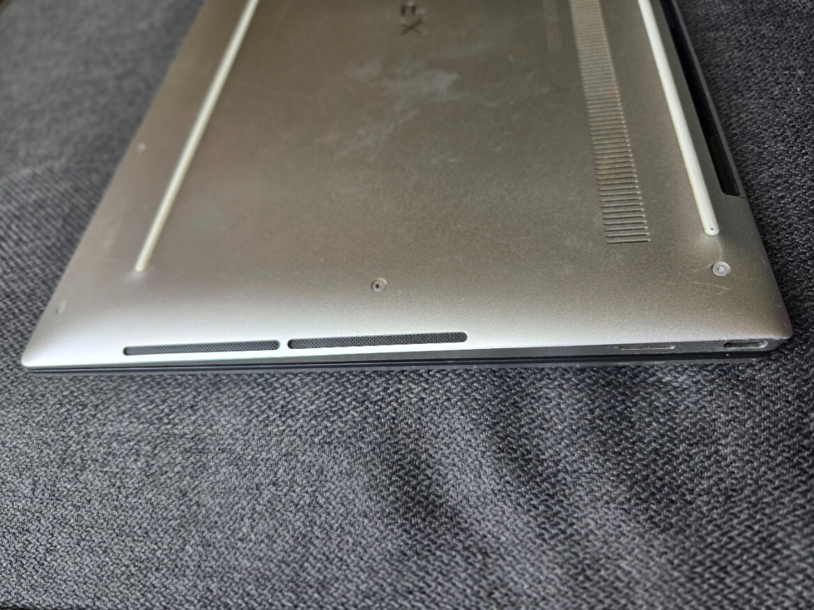 Dell XPS 9310 13 13.4 Core i5 FHD+ Laptop 8GB RAM 256GB SSD