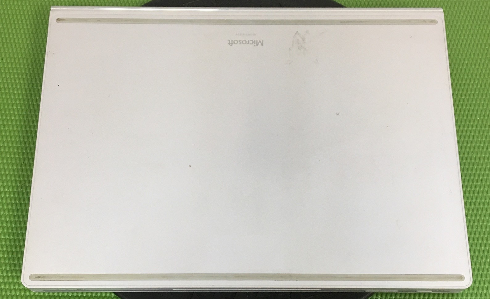 Microsoft Surface Book 2 i7-8650U 256GB NVMe GTX 1050 8GB – NO OS (AS-IS)