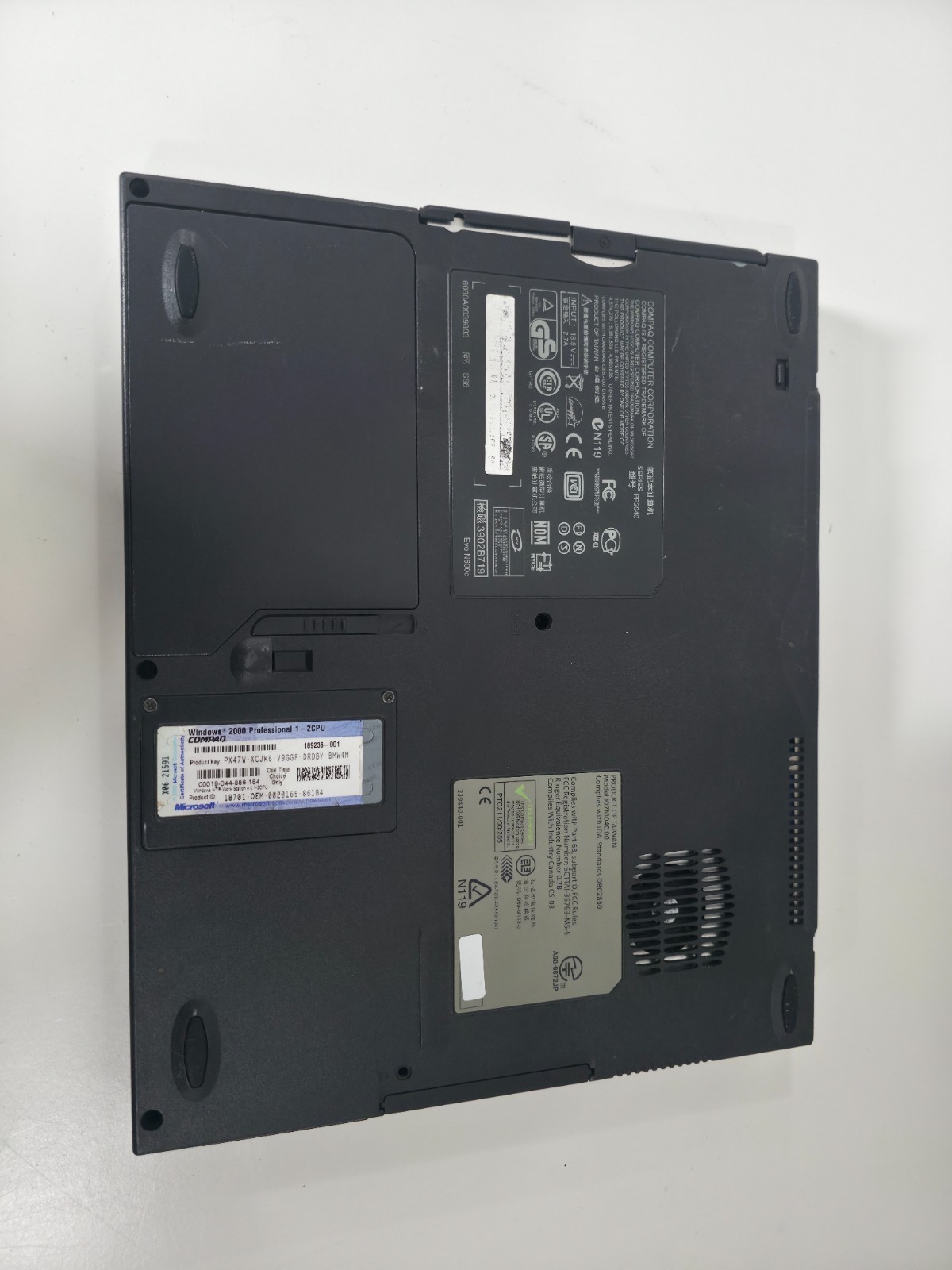 Vintage Compaq Evo N600c 14″ Laptop | Pentium III-M 866MHz | Boots to BIOS