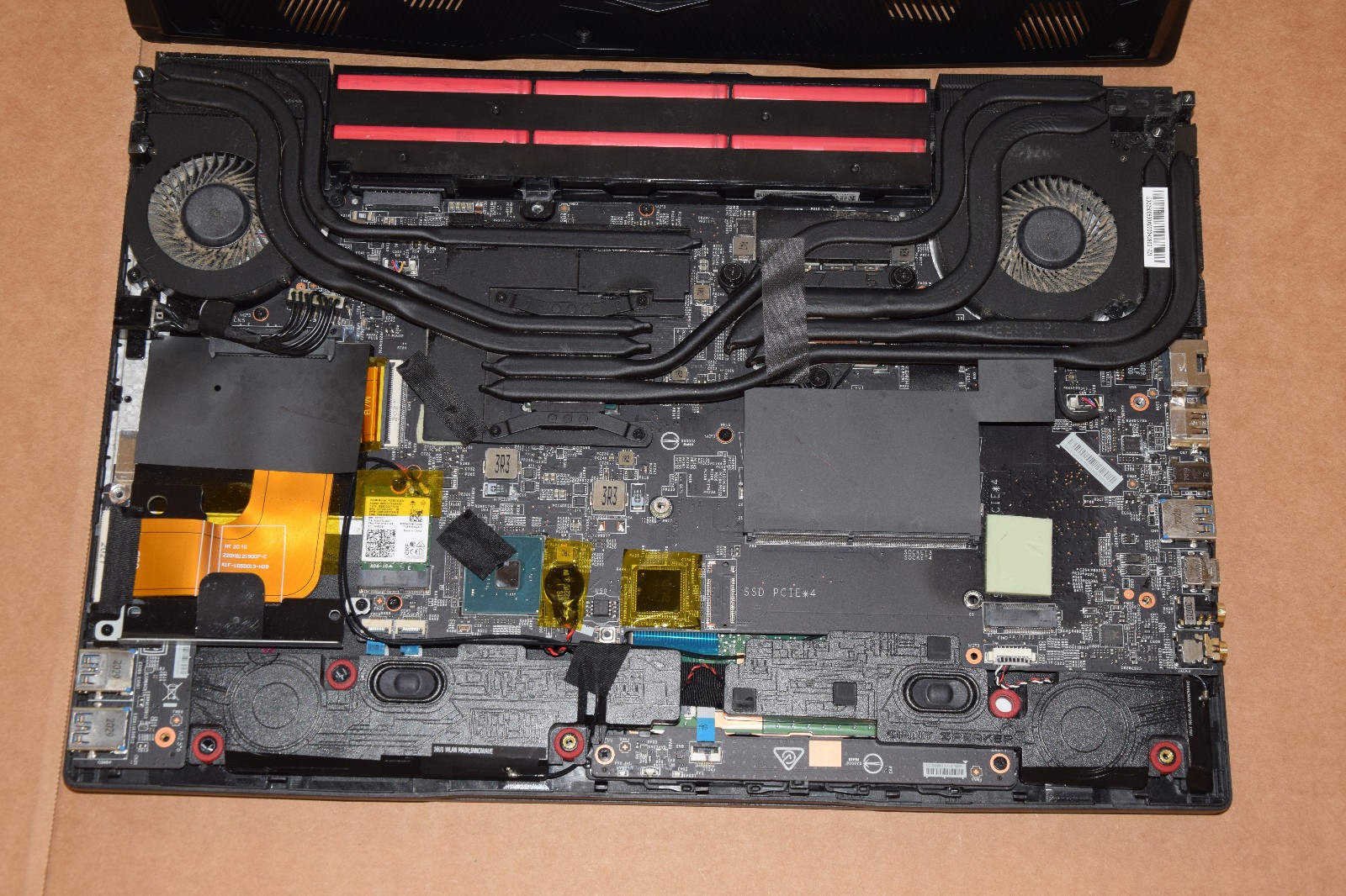 WATER DAMAGE DEAD JUNK MSI GL65 Leopard MS-16U8 10SCXK-006US 15.6″ Laptop