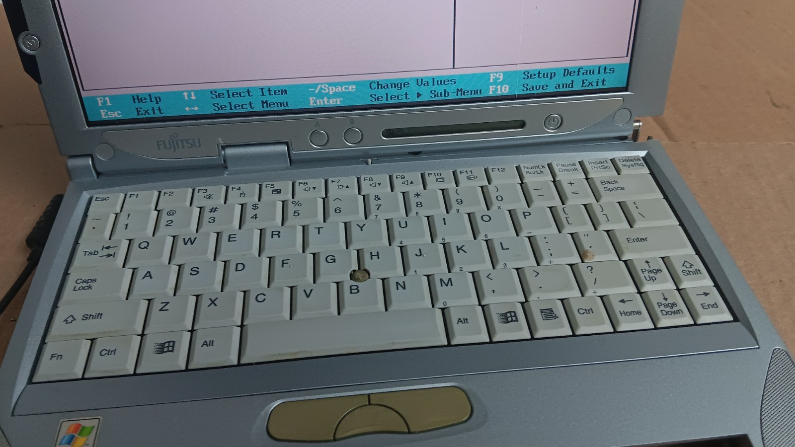Vintage Fujitsu LifeBook P Series Model P-2040 ultra-portable subnotebook Laptop