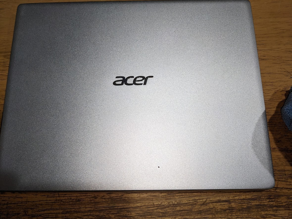 Acer SF313-52-526M Swift 3 13.5″ QHD i5-1035G4 1.1GHz Intel Iris Plus Graphics