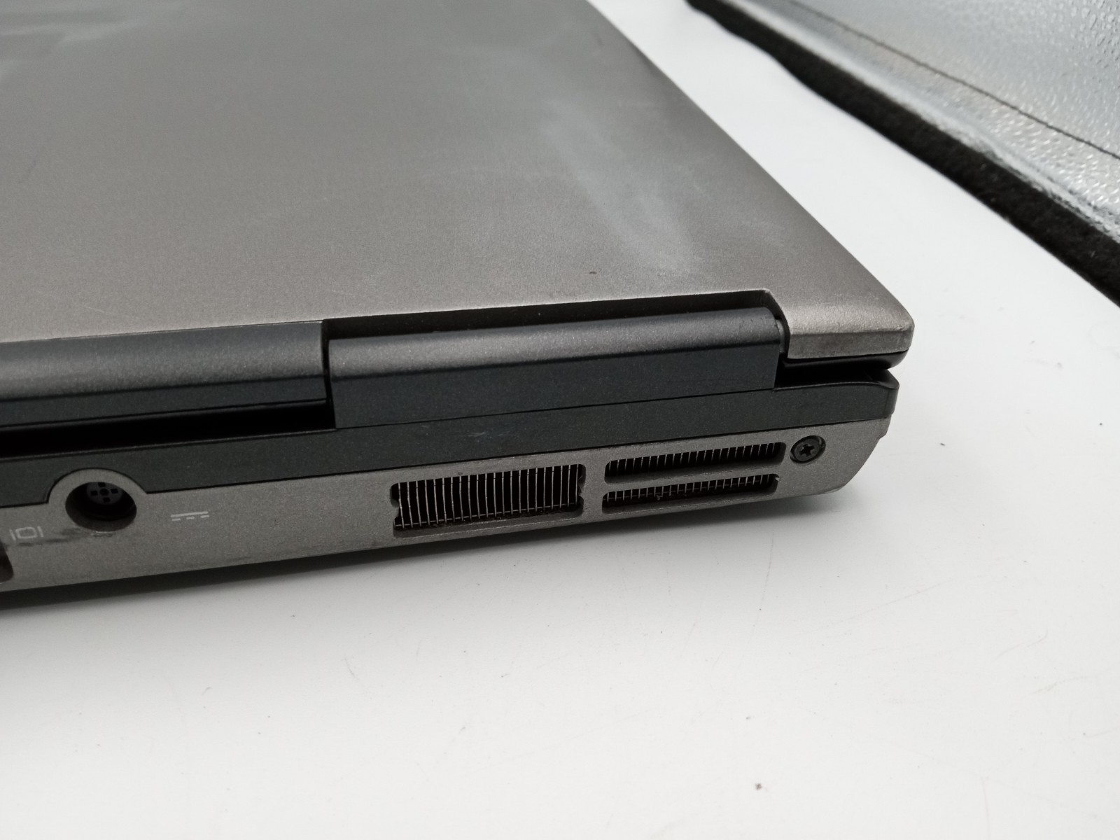 Dell Latitude D620 14″ Laptop Intel Core 2 Duo 2GB RAM 80GB XP RS232 *C-GRADE*