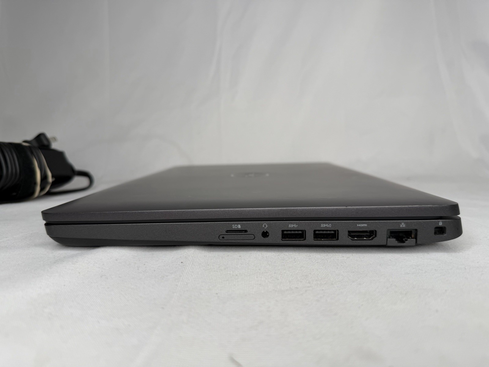 Dell Latitude 5500 15.6″ (i5-8265U, 1.6 GHz, 16GB RAM 256GB NVMe SSD) Win11Pro