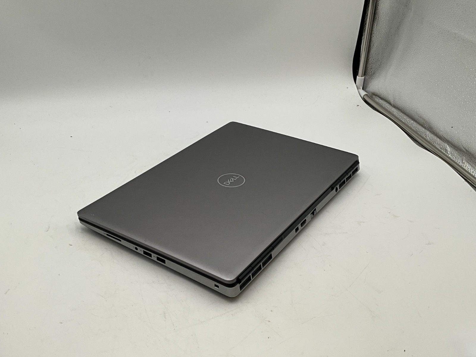 DELL Precision 7560 i7-11850H 2.50g 32GB 1tb T1200 15.6″ WIN11 Laptop 2MCW4M3