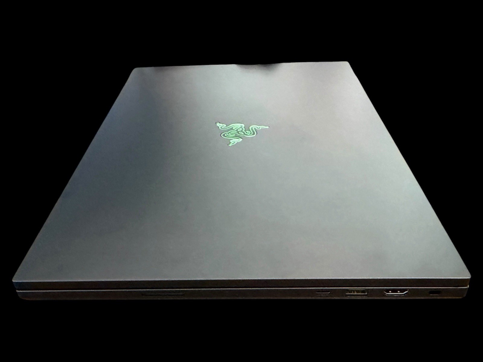 Razer Blade 18 Gaming Laptop – RTX 5090 | Intel Ultra 9 275HX | 64GB RAM | 4TB