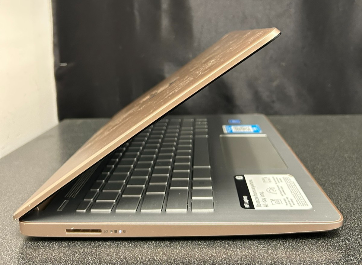 Hp Laptop 14-dq0004dx 64GB 4GB Ram Intel Celeron N4020 UHD Graphics 600 READ
