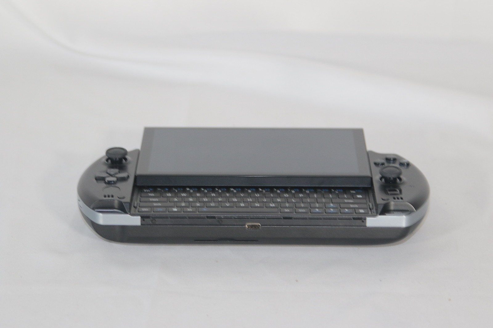 GPD Win 4 2023 7640U Handheld Gaming PC 16gb/1tb SSD