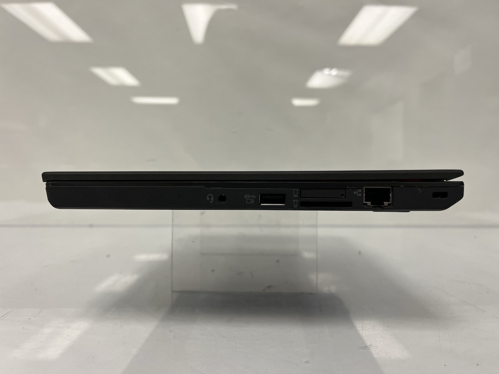 Lenovo ThinkPad x240 Laptop Intel i7-4600U 2.10GHZ 8GB RAM NO HDD FOR PARTS