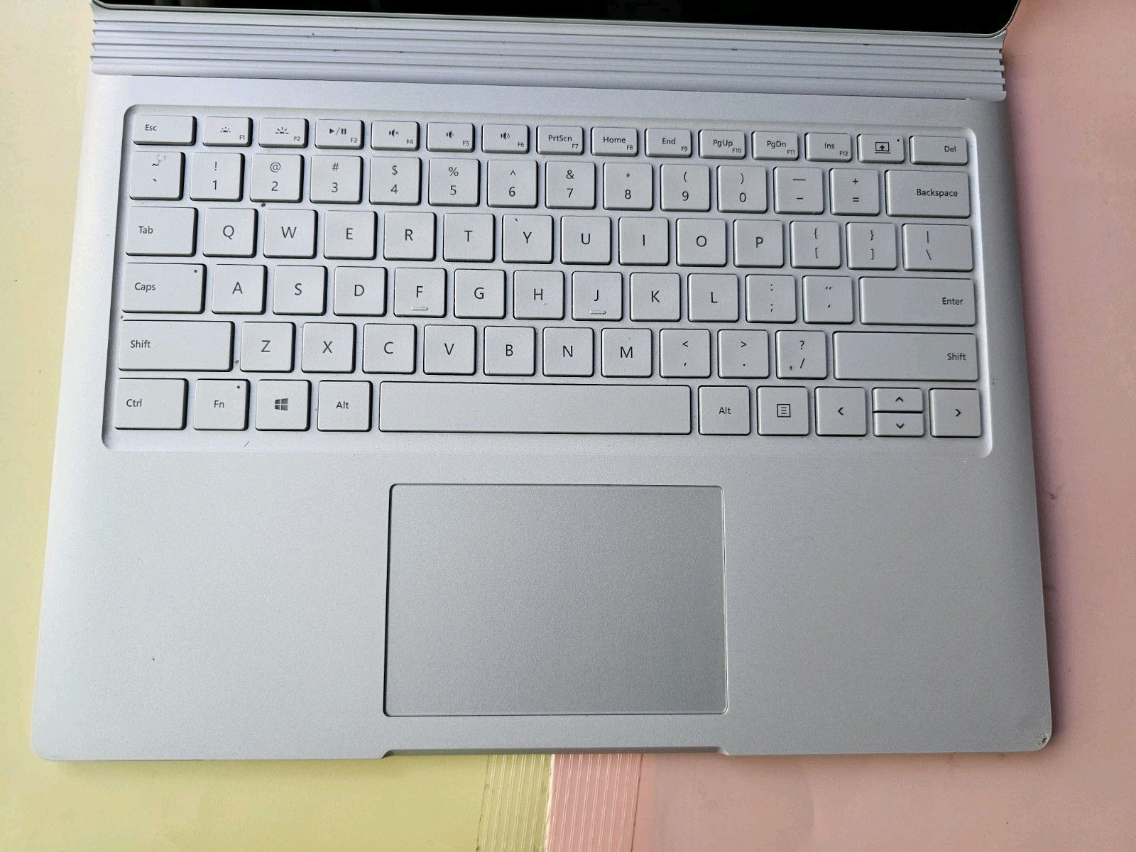 Microsoft Surface Book Core i7-6600U 8GB RAM 256GB SSD NVIDIA BLUETOOT 3000×2000