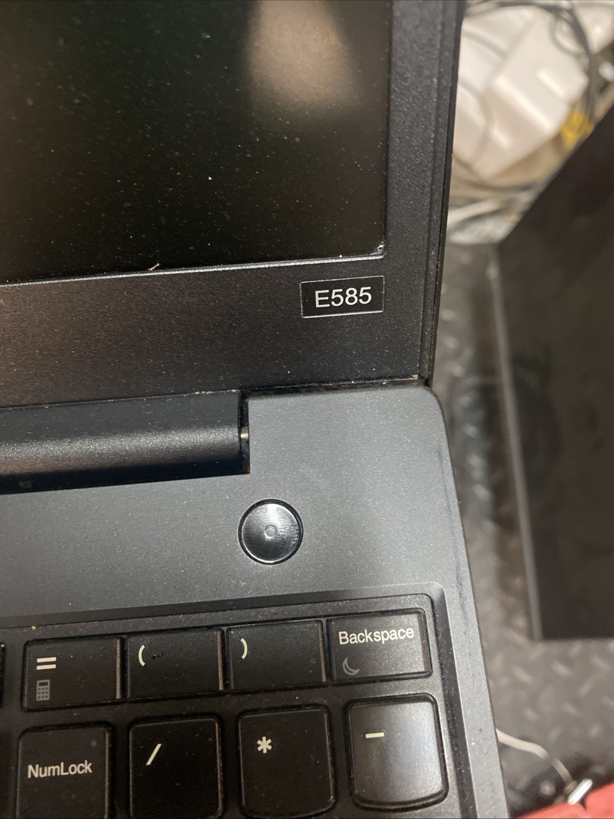 Lenovo E585 Thinkpad Ryzen 5 2500u 2.0GHz, 16GB Ram, 128GB SSD, Windows 11