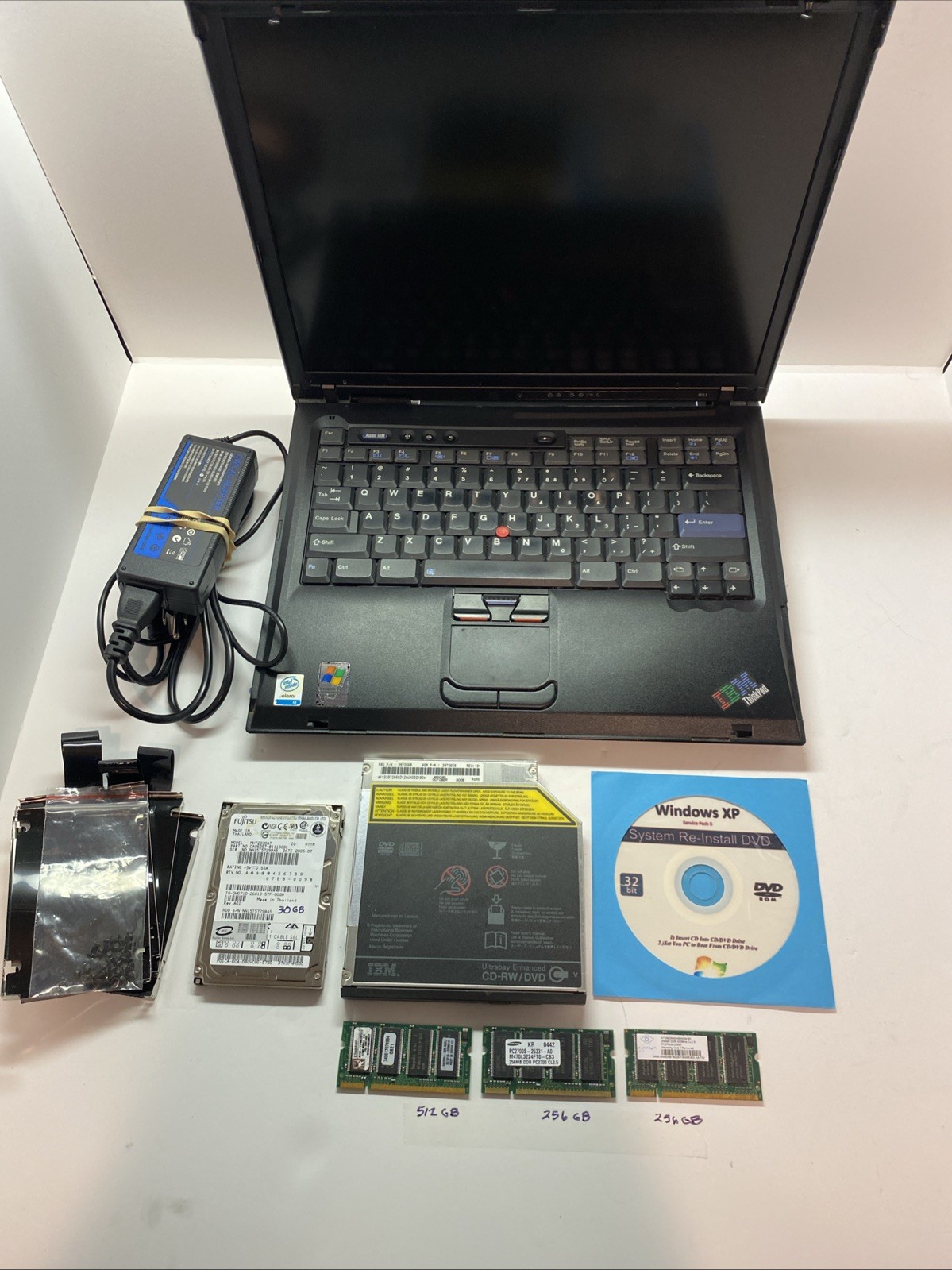IBM ThinkPad R51 Laptop 15″ WXP no os Celeron 80gb 1024ram Cd extra parts