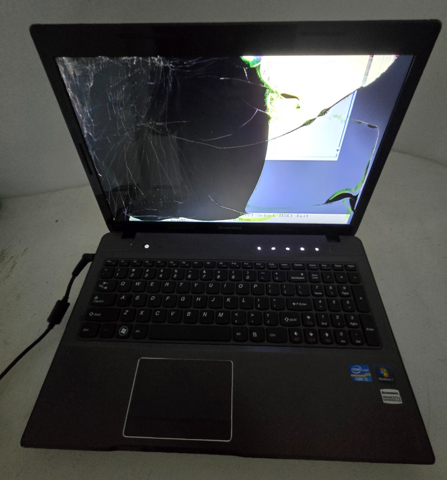 Lenovo ThinkPad Z570 15.6″ Laptop Intel i5 2430M 8GB NO HD/OS Broken Screen (FL)