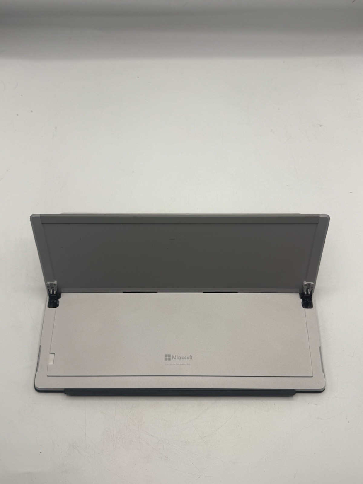 Microsoft Surface Pro 4 1724 12.3” Intel M3-6Y30 4GB RAM 128GB SSD Win10P