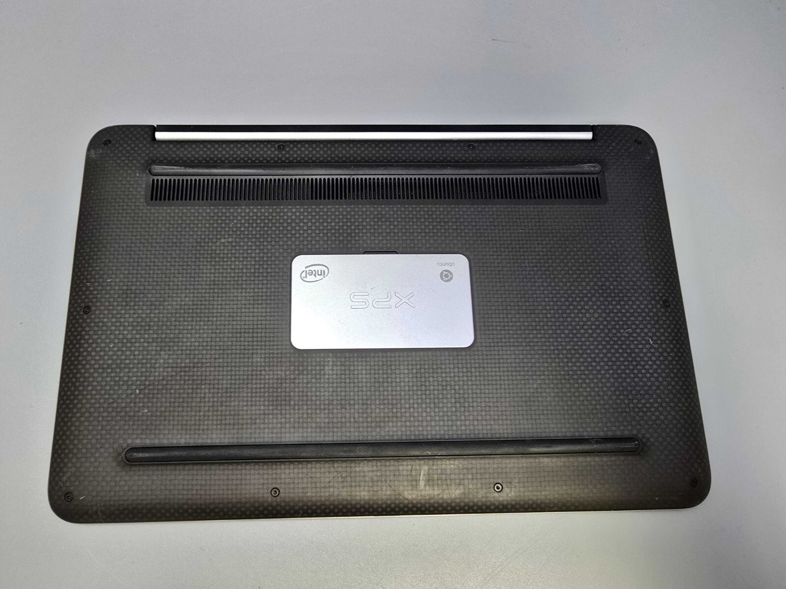 Dell XPS 13 9333 13.3″ Laptop Intel i7-4510U@ 2.0GHz 8GB RAM 256GB SSD, NO OS