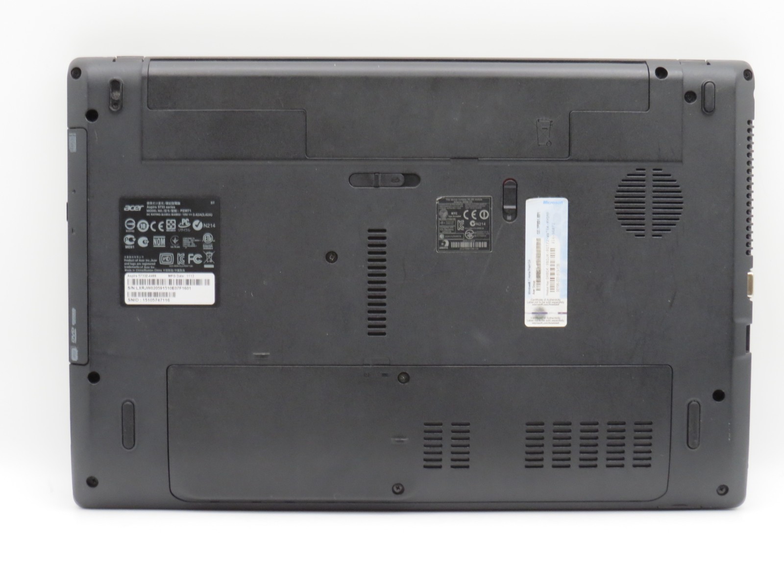 Acer Aspire 5733 | Intel Core i3 | 3GB DDR3 | No HDD/OS/AC PARTS