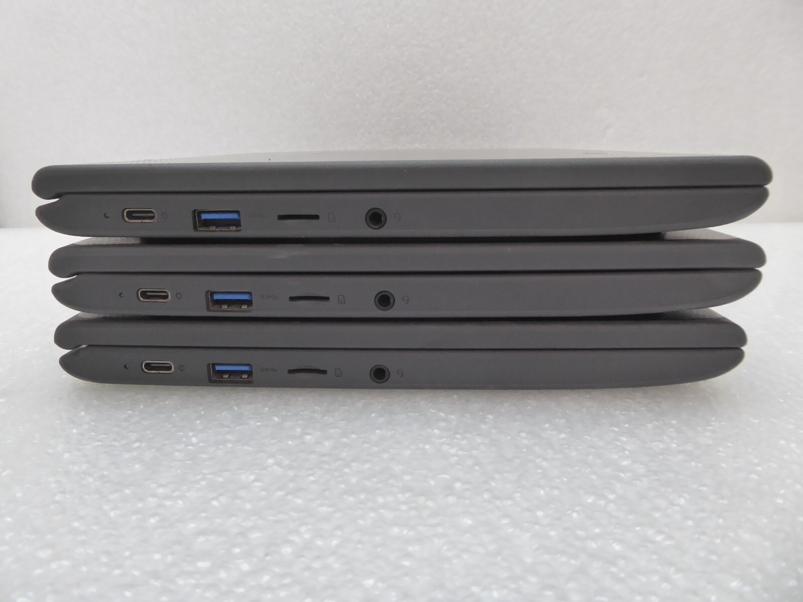 3 Lenovo Chromebook AMD A4 9120C Radeon R4 4GB Ram 300e 2nd Gen Touch Screen