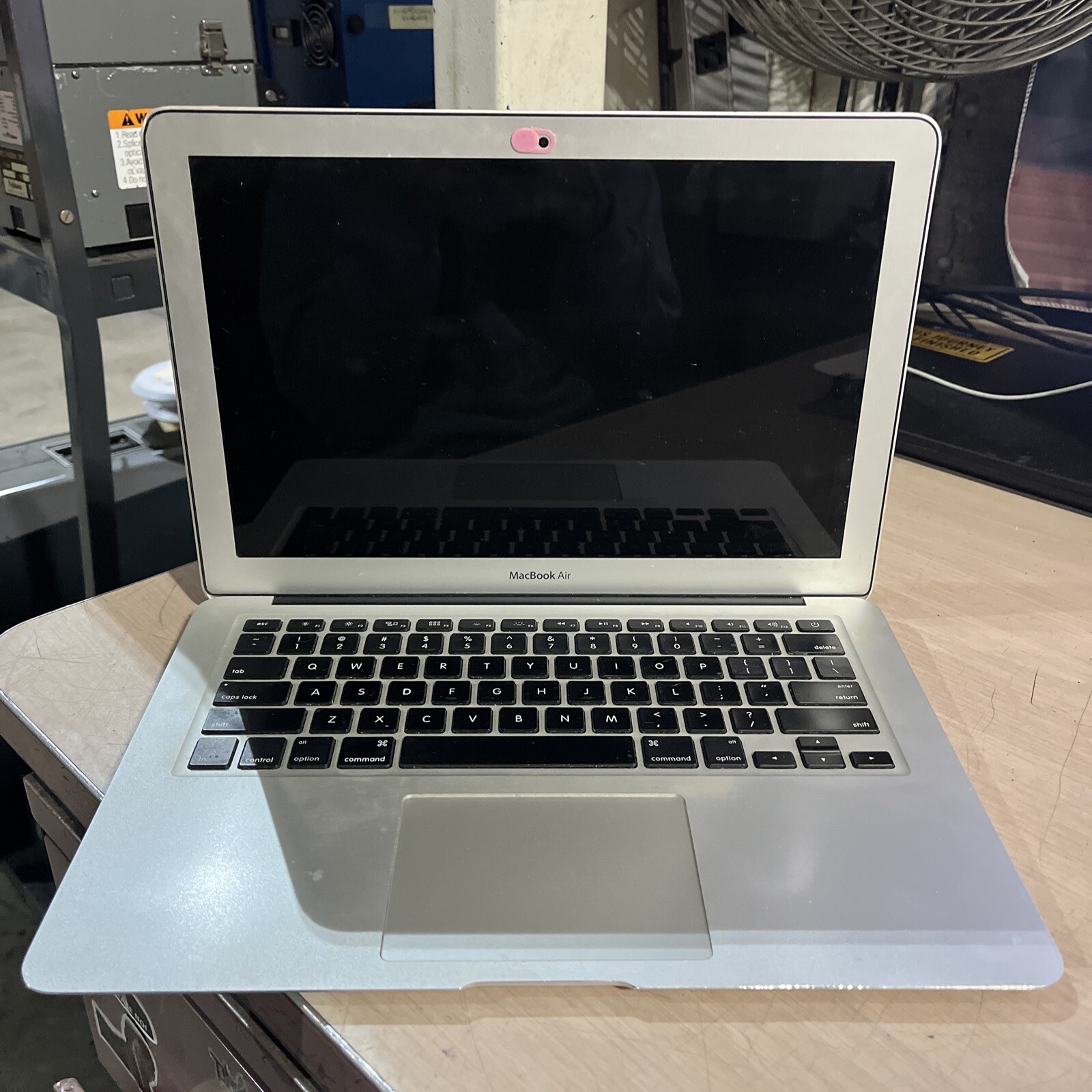 APPLE MACBOOK AIR 13″ MID 2013 CORE I5-4250U 1.3GHZ 4GB RAM NO HD