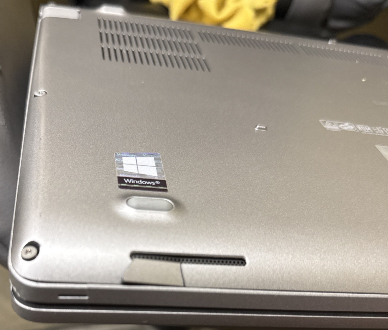 Dell Latitude 5511 i5-10400h 8G Ram 128GB SSD Windows 11 Pro Charger