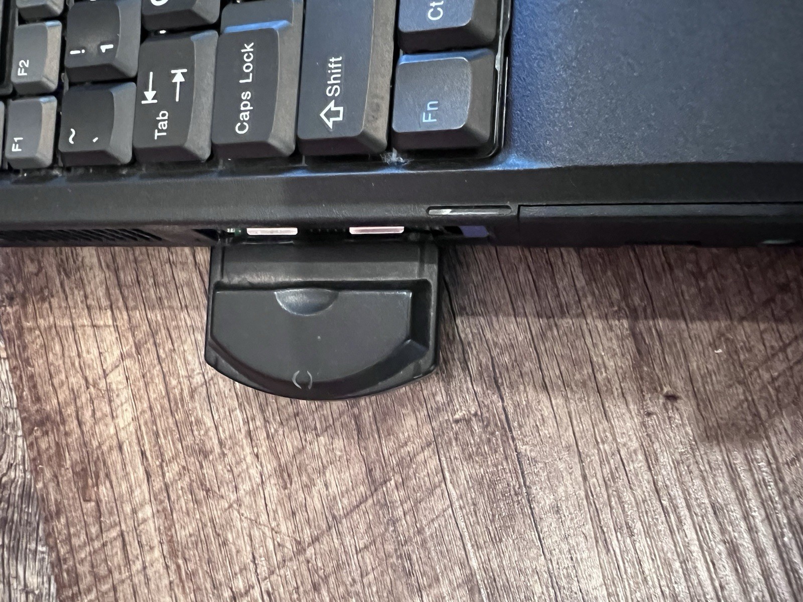 IBM ThinkPad R32 Type 2658 14″ Laptop – Works- 1.80GHz Pentium 4M, 512MB