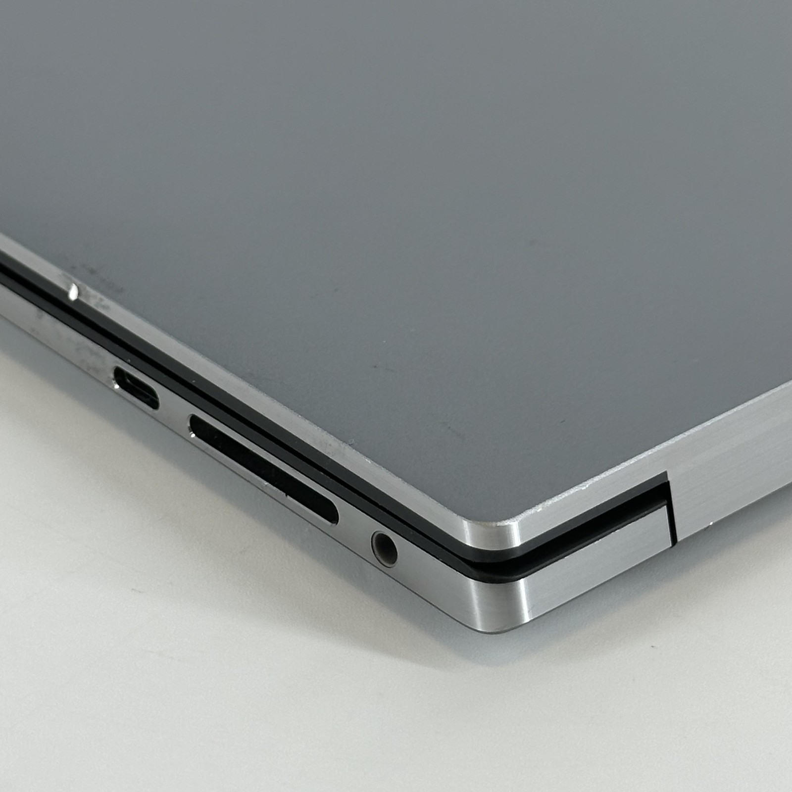 Dell Precision 5550 15.6 FHD+ i7-10750H 2.60GHz 32GB 1TB Quadro T1000 LCD BLEED