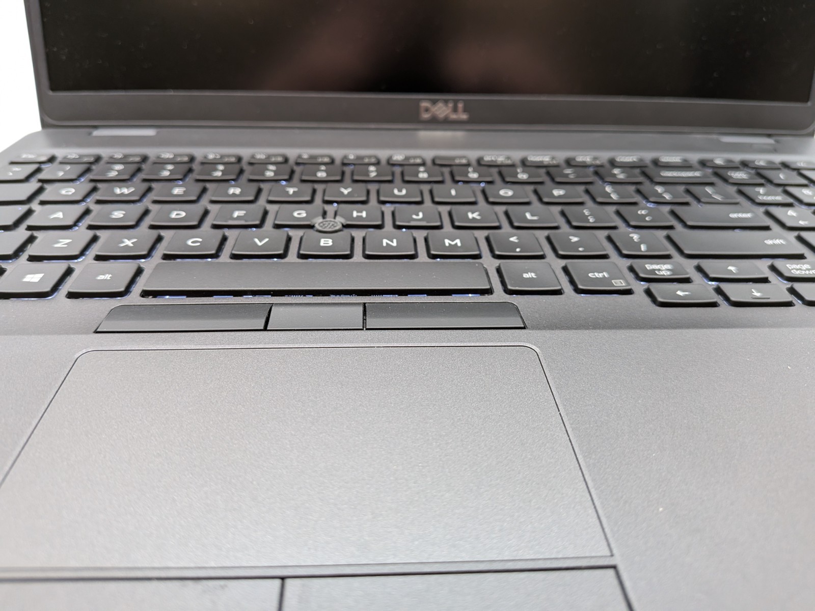 Dell Latitude 5500 15″ i5-8265U 1.60GHz | NO RAM, SSD, Screen. FOR PARTS ONLY!