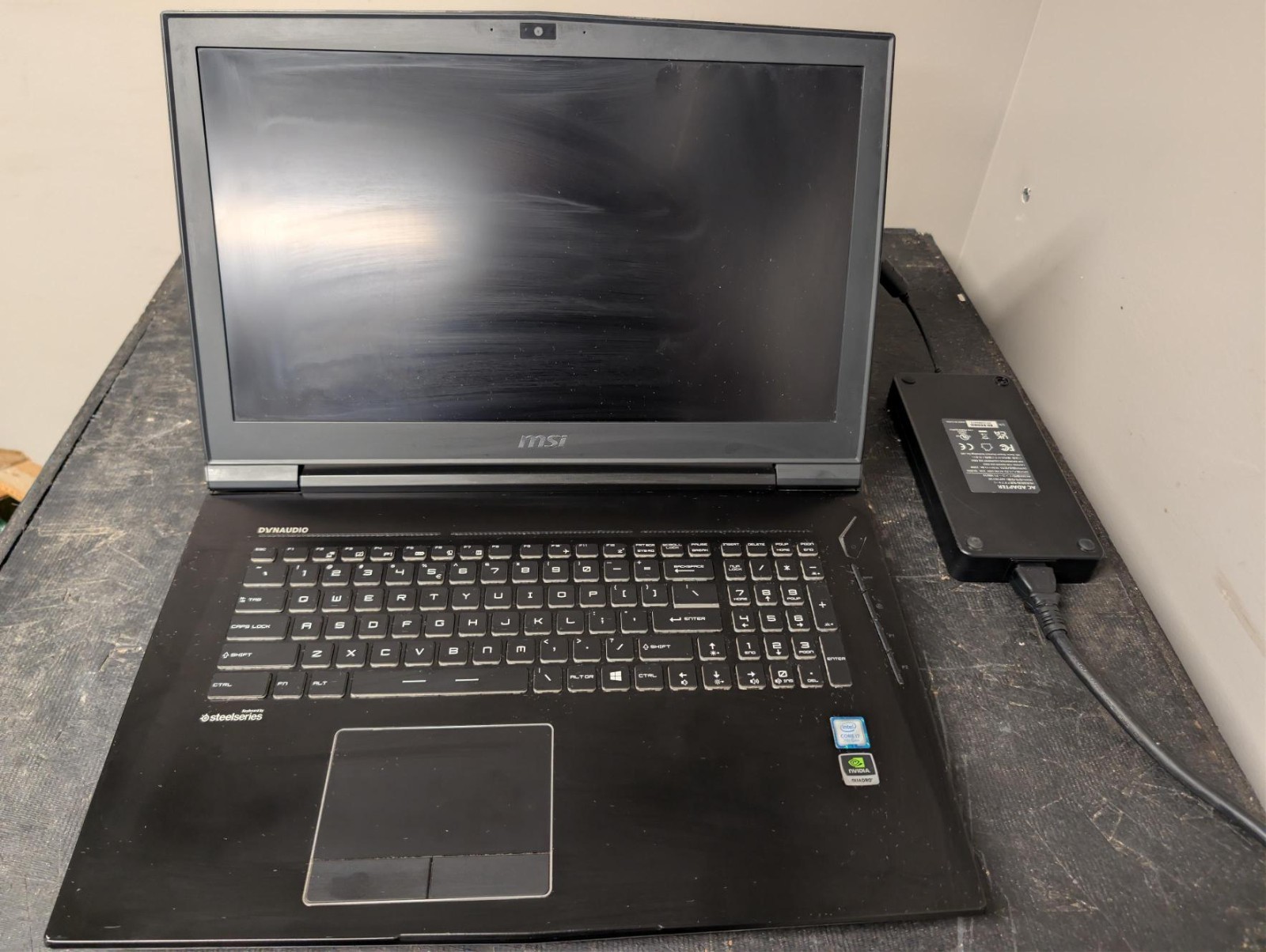 MSI WT73VR 7RM 17.3″ 4K i7-7820HK 64GB RAM Quadro P5000 16GB 512GB SSD