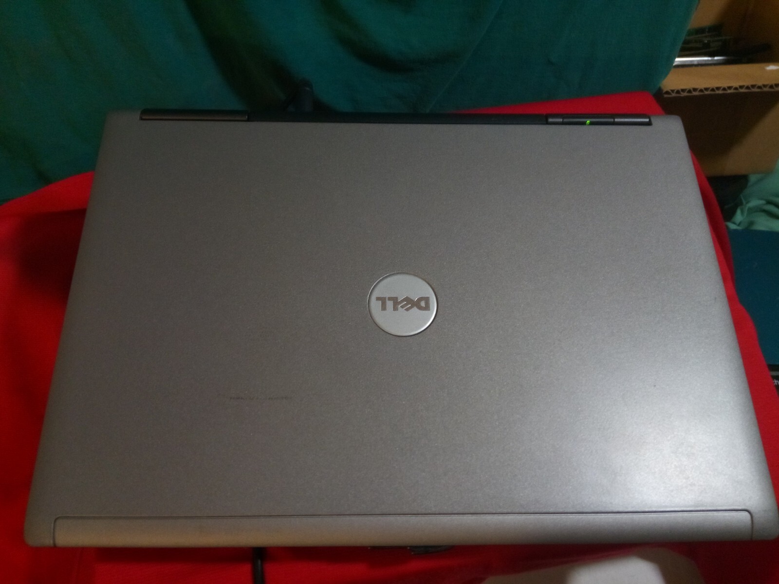 DELL LATITUDE D620 T7200 2.00GHZ 3GBRAM 500GBHDD WINXPSP/3 1440×900 office2007