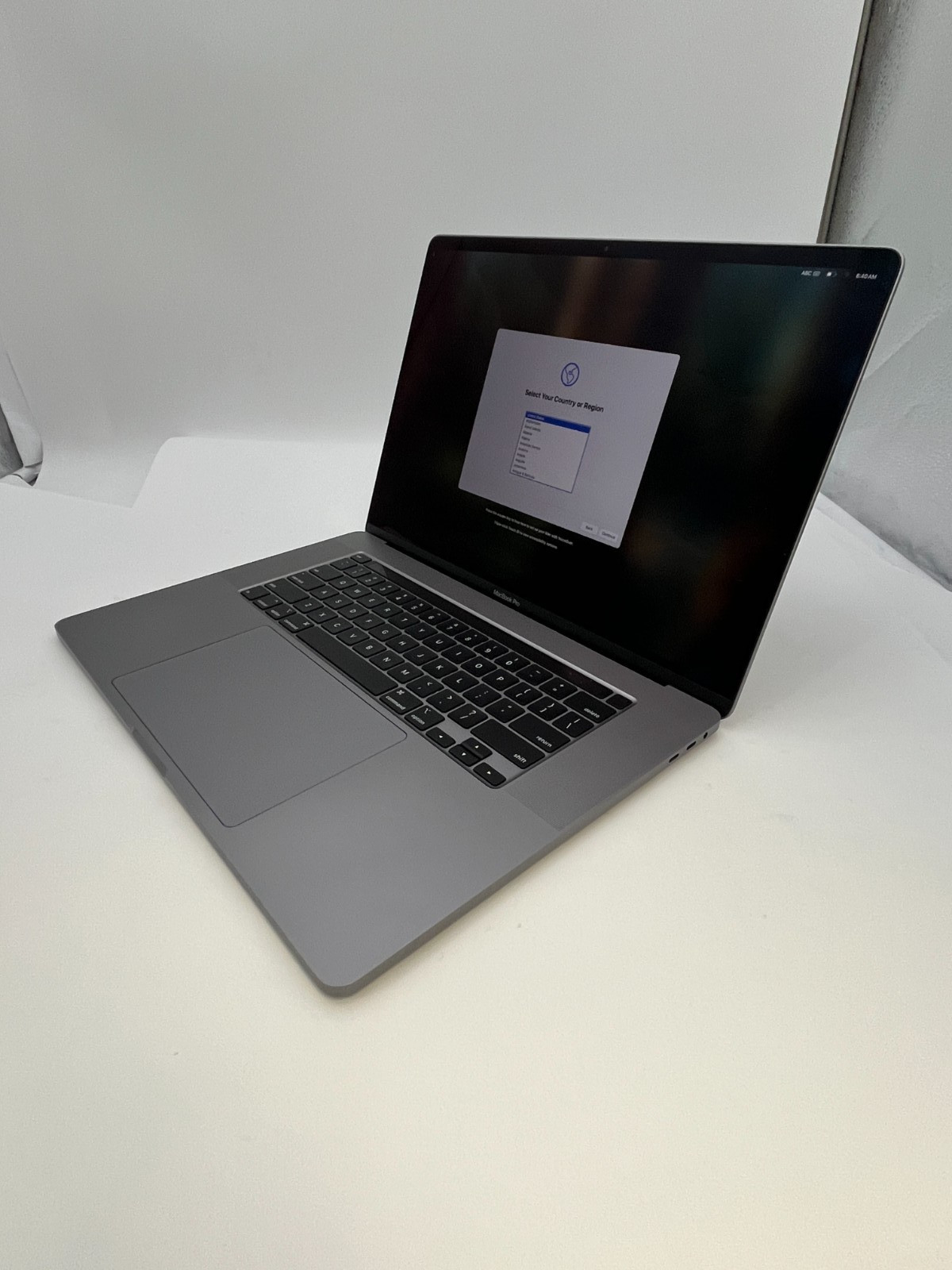 APPLE A2141 16″ MACBOOK PRO 2019 CORE i7-9750H@ 2.6 GHz 16GB 500 TAHOE CRK BEZEL