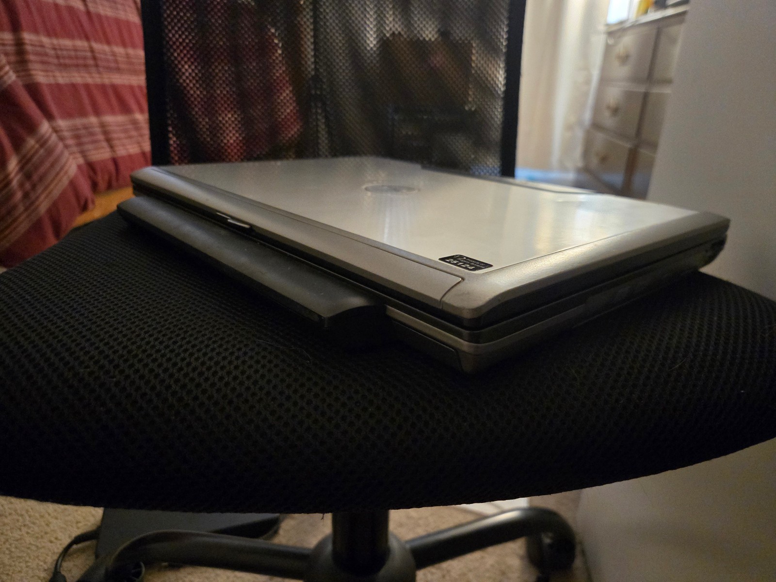 Dell Precision M2300: C2D T7250, 4GB RAM, WXGA+, WinXP Pro SP3, 320GB HDD