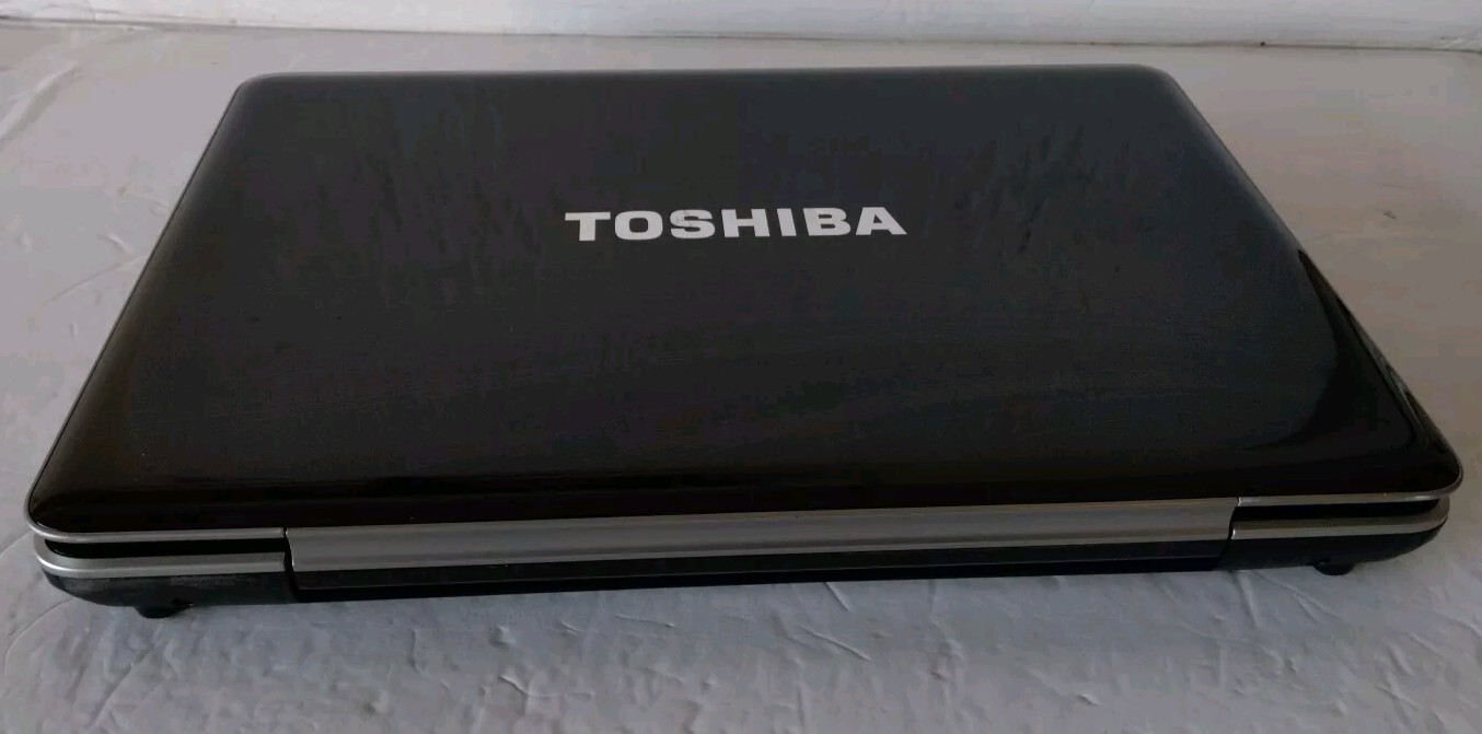 TOSHIBA SATELLITE A505D-S 15.6″ 500GB 8GB AMD Turion X2 Ultra 2.30 GHz Win 7 PRO