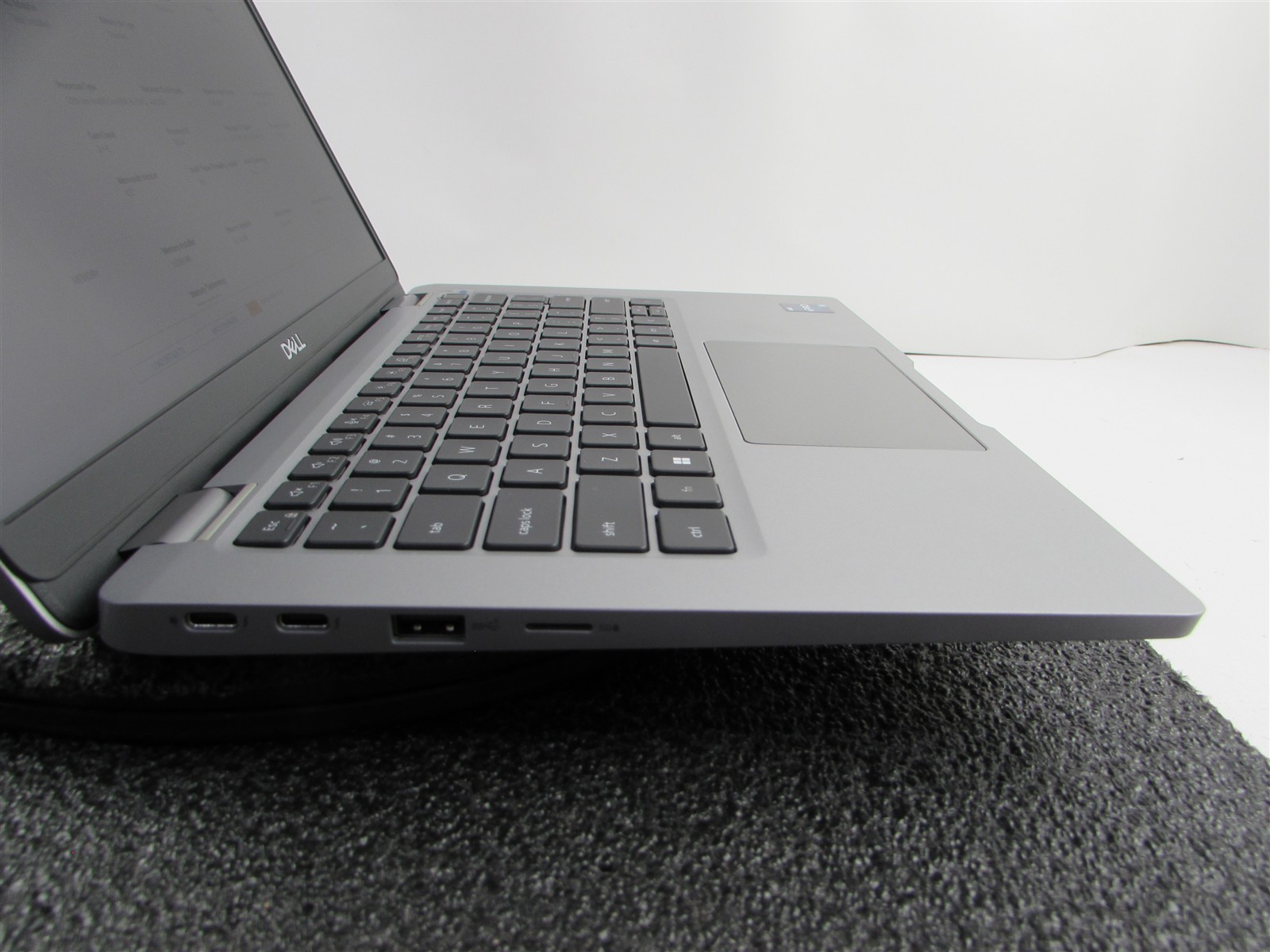 DELL LATITUDE 5330 FHD TOUCHSCREEN I5-1245U 10 CORE NO SSD 16GB RAM NO O.S