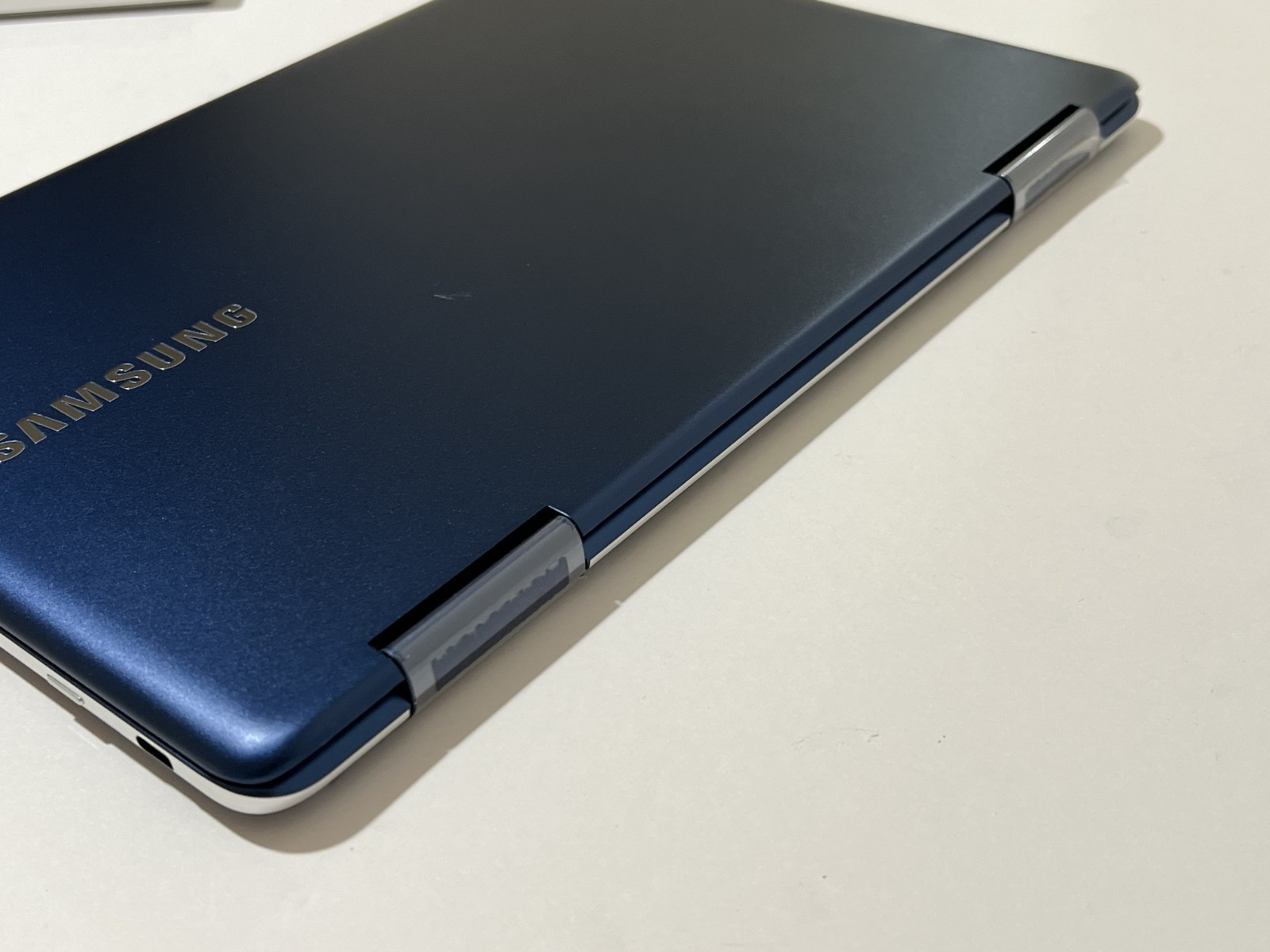Samsung 13.3″ Notebook 9 Pen Multi-Touch 2-in-1 Laptop Ocean Blue NP930SBE-K01US