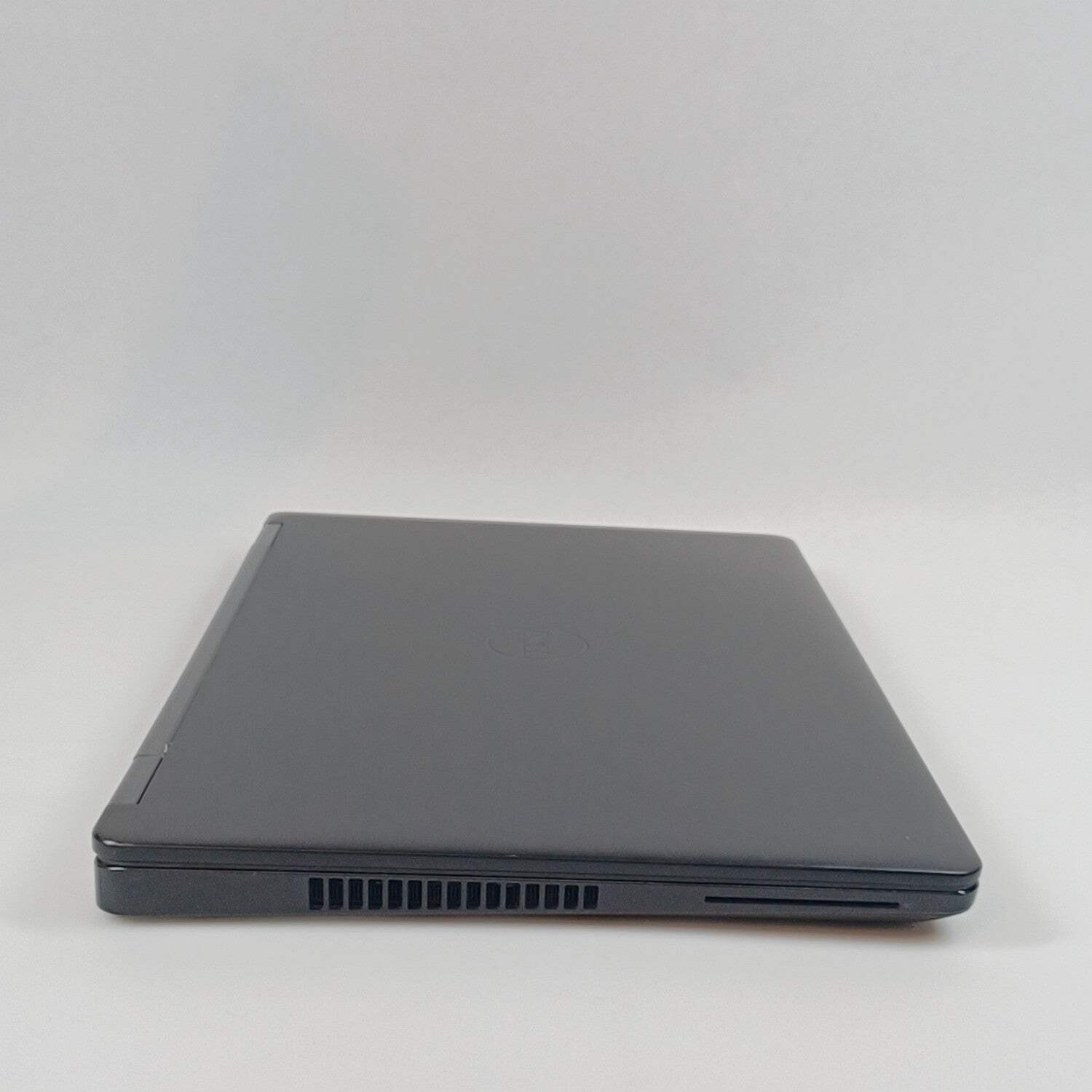 Broken Dell Latitude E5570 15.6″ i5-6200U 2.3GHz 8GB RAM 250GB SSD Read