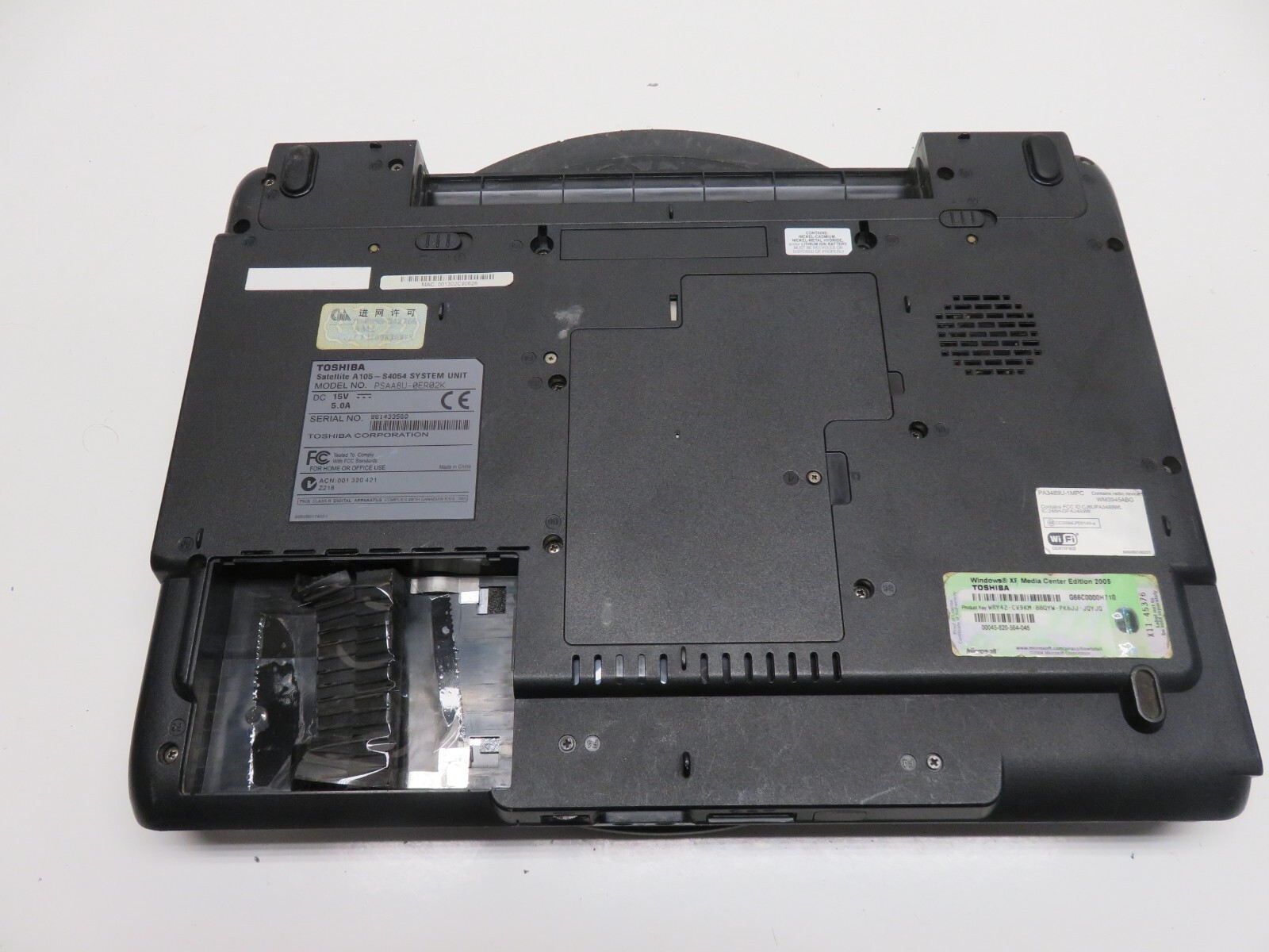 Toshiba Satellite A105-S4054 Laptop Intel Core Solo 500MB Ram – Lines in Screen