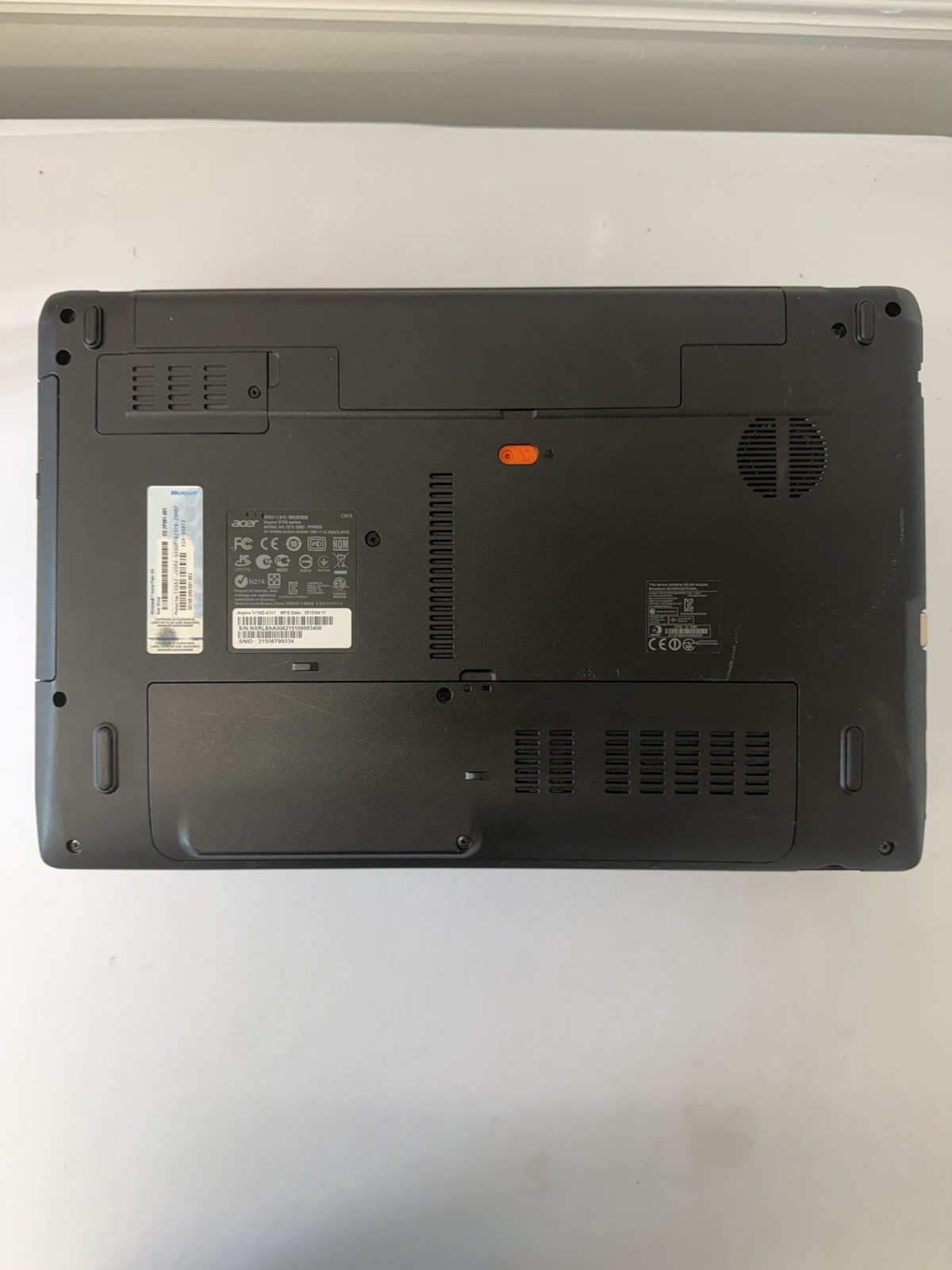Acer Aspire 5750Z-4217 Laptop – Good Screen – Intel Pentium B950 – Read Des