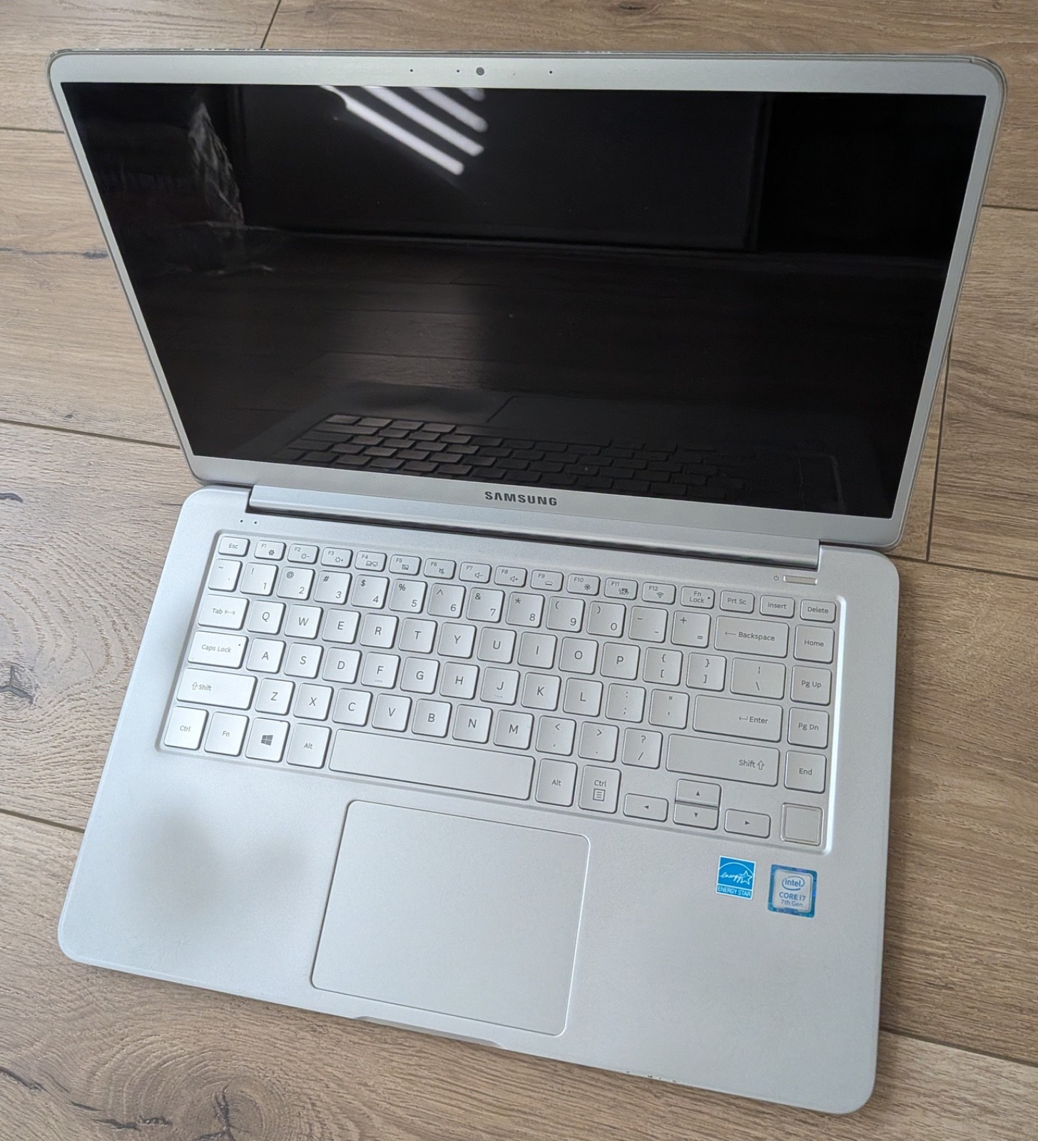 Samsung Notebook 9 15″ NP900X5N i7-7500U 8GB 256GB SSD Win10 Light Titan
