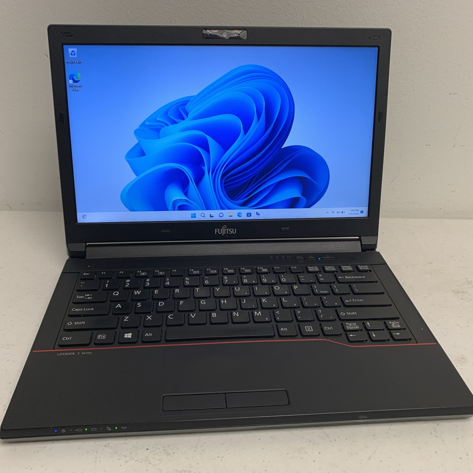 Fujitsu Lifebook E546 Intel Core i5-6200U 2.30GHz 4GB RAM 128GB SSD Win 11 Pro
