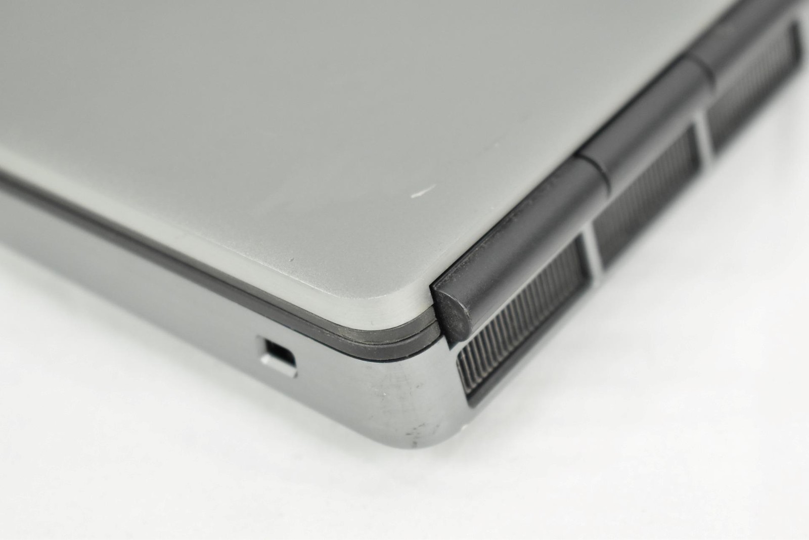 Dell Precision 7760 Laptop i9-11950H 2.6GHz 40GB 256GB SSD No OS 17.3″