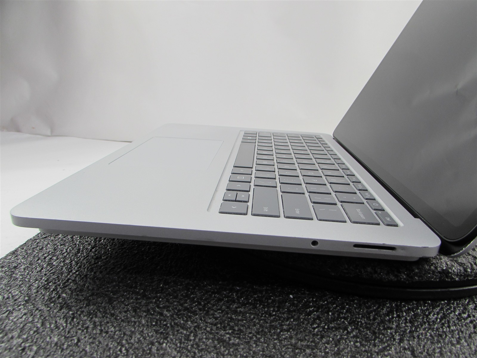 Microsoft Surface Laptop Studio 1964 i7-11370H 1TB SSD 32GB RTX A2000 *No A/C*