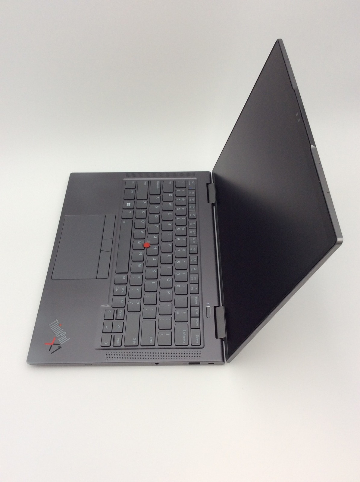 Lenovo Thinkpad X1 Yoga G7 ICi7-2.1_1260P 16GB RAM 512GB SSD W11 14″ TS (fair)