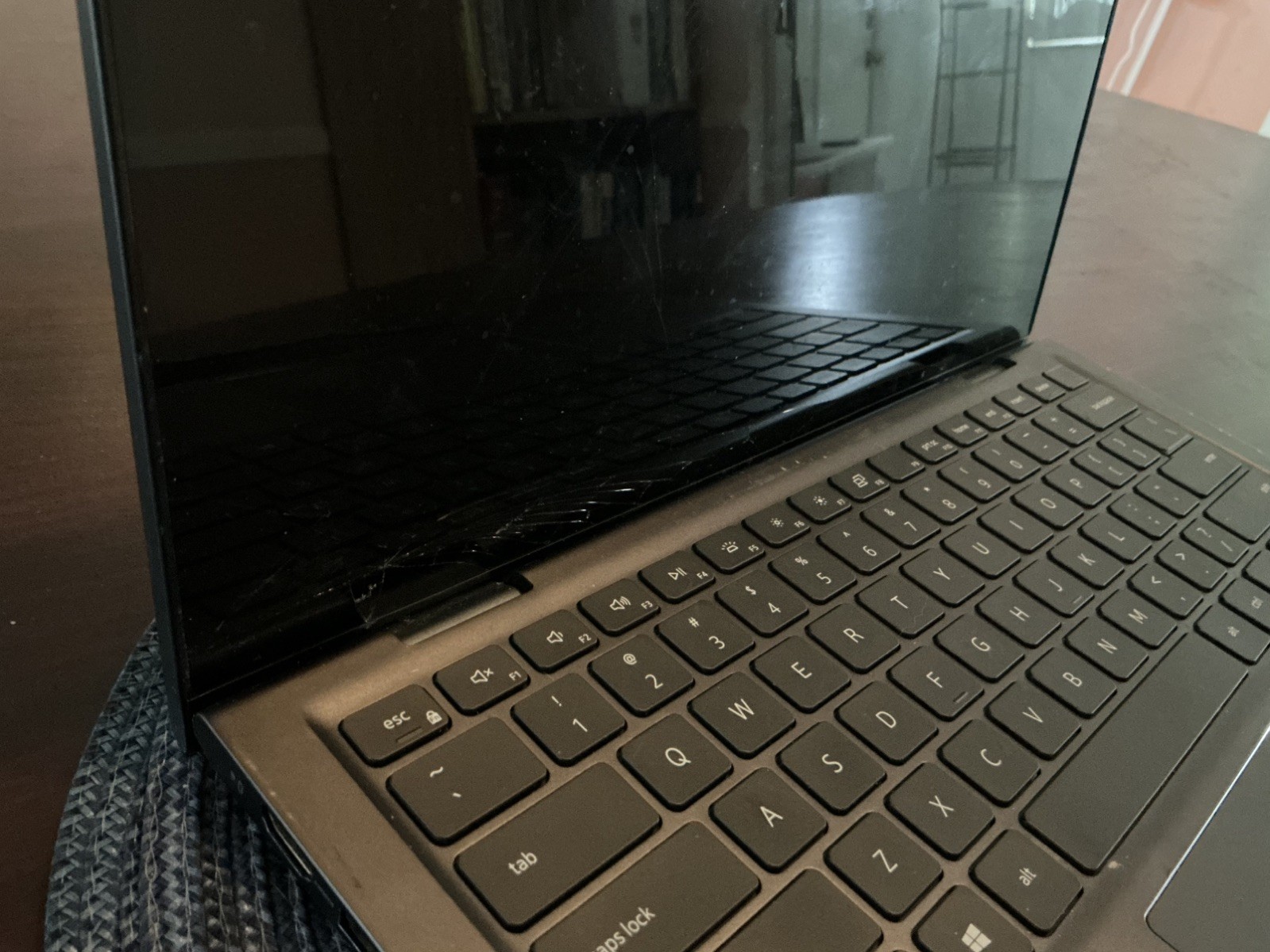 Dell Inspiron 14 7400 7415 2-in-1 14 Laptop Core I5 FHD