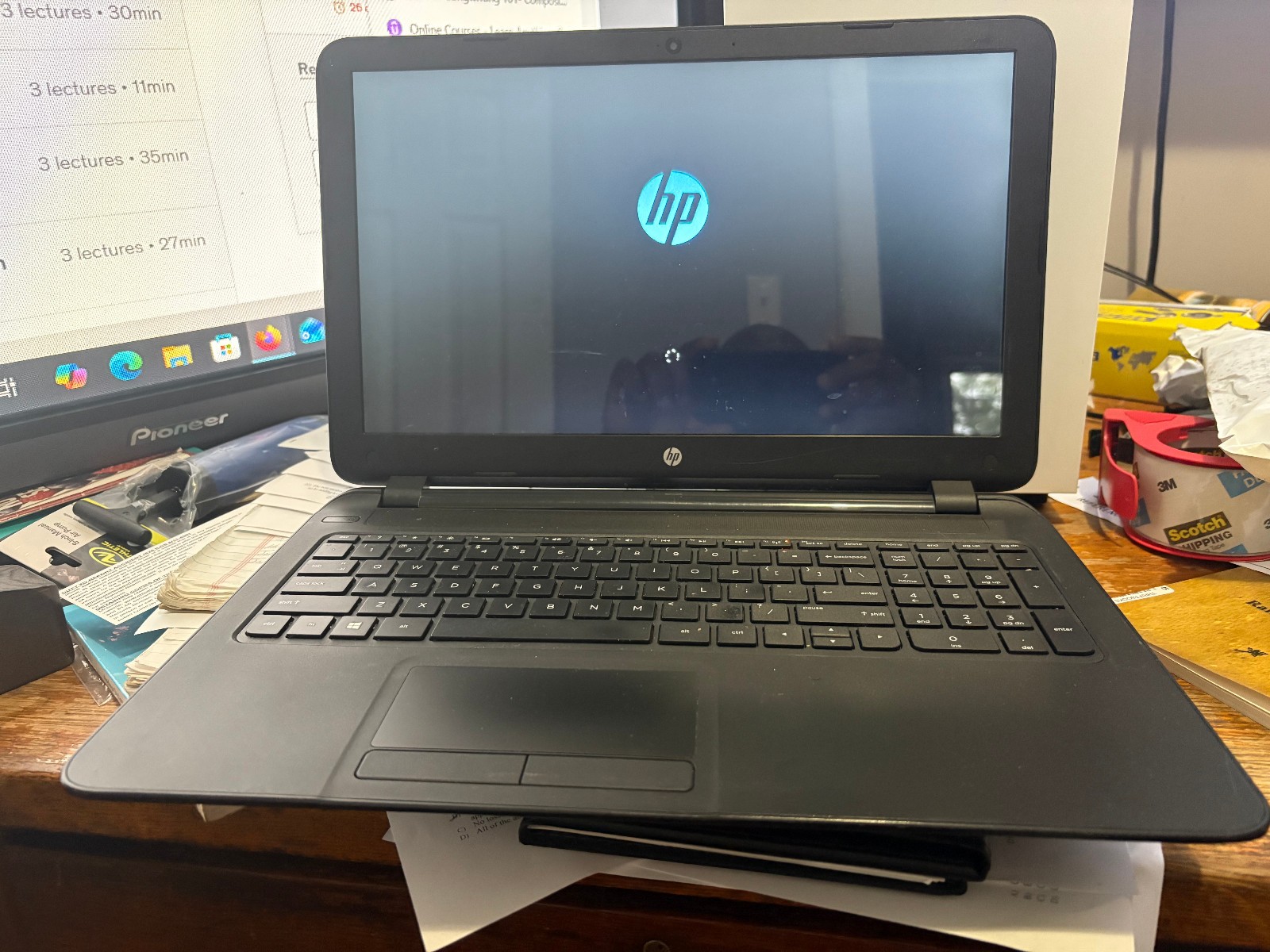 HP 15-f305dx 15.6″ Windows 10 Laptop 4GB RAM 500GB HDD. Comes with power cord