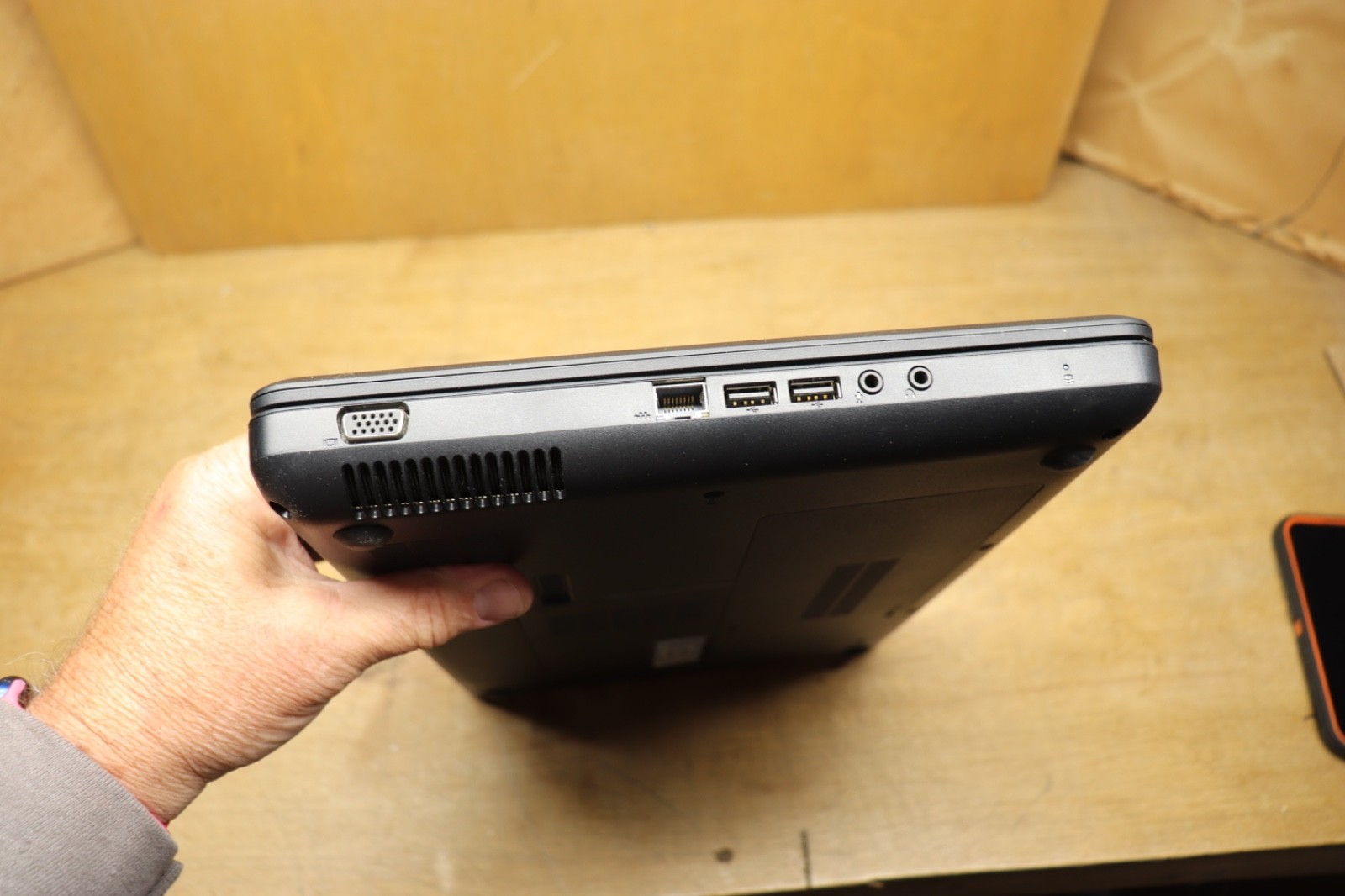 Compaq Presario CQ56-109WM Celeron Windows 7 No Power Cord Untested Estate Find