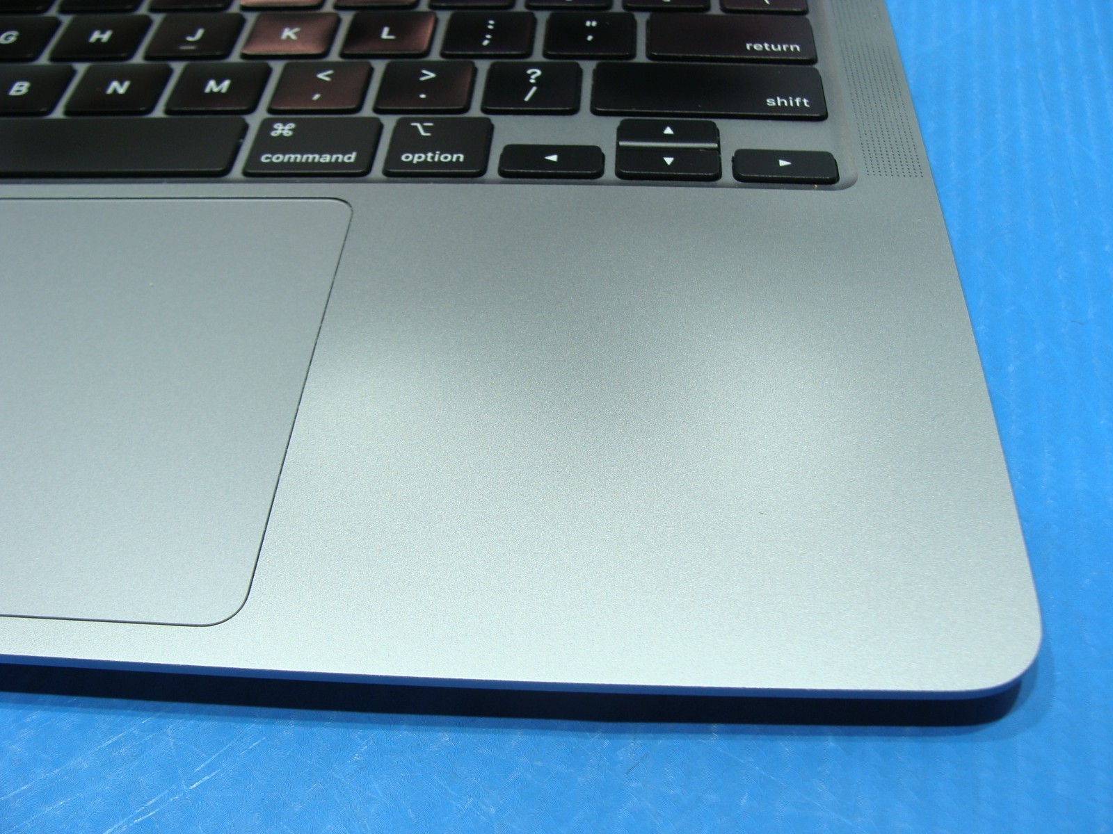 Apple MacBook Air 13.3″ A2179 2020 i5-1030NG7 1.1GHz 16GB 256GB Sequoia MVH2LL/A